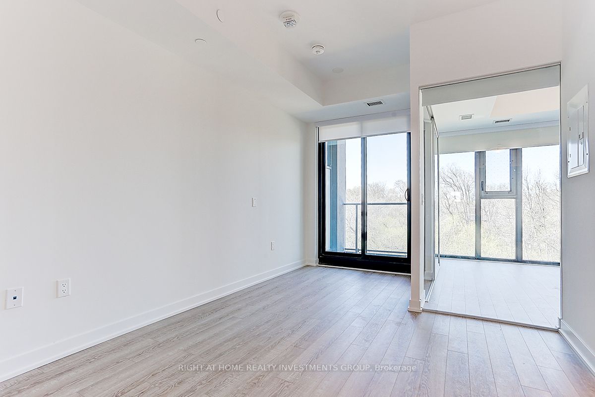 250 Lawrence Ave W, #418