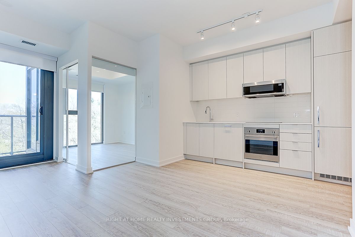 250 Lawrence Ave W, #418