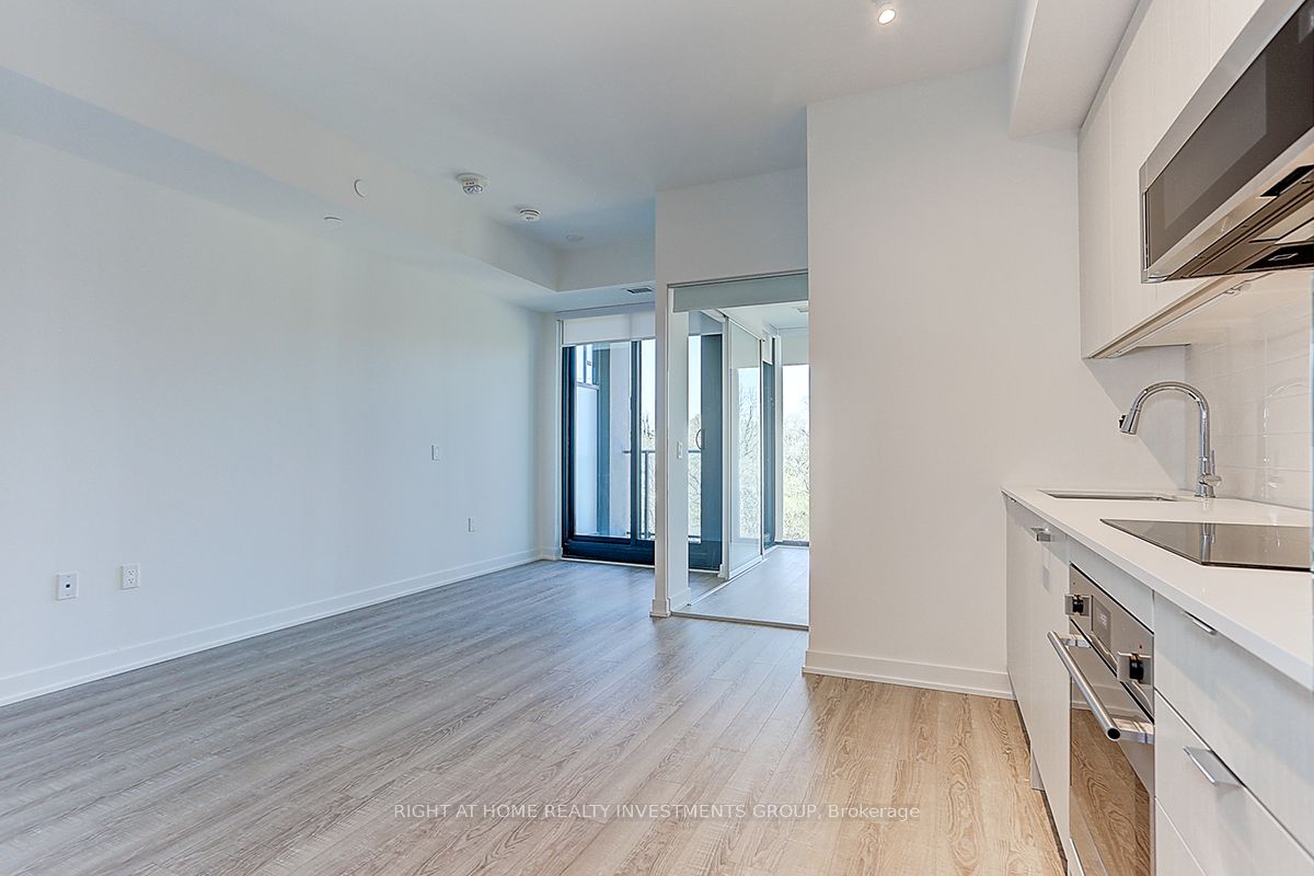 250 Lawrence Ave W, #418