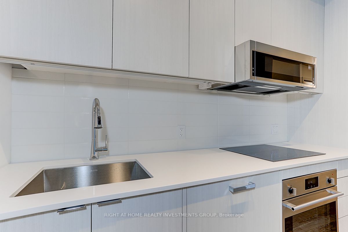 250 Lawrence Ave W, #418