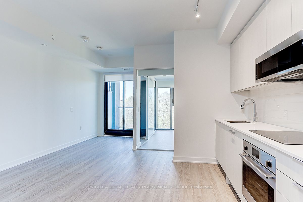 250 Lawrence Ave W, #418