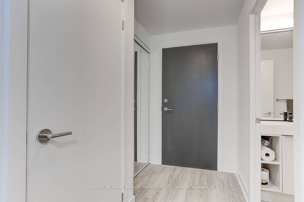 250 Lawrence Ave W, #418