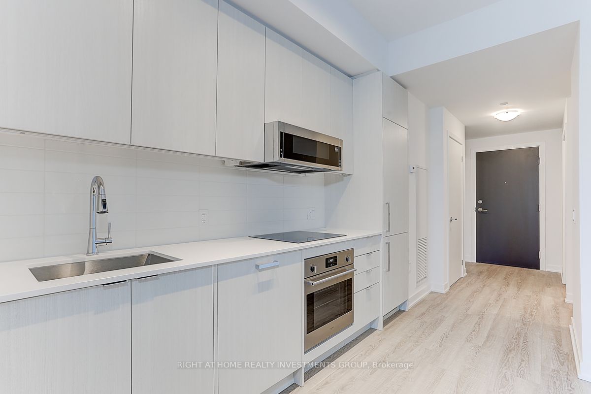 250 Lawrence Ave W, #418