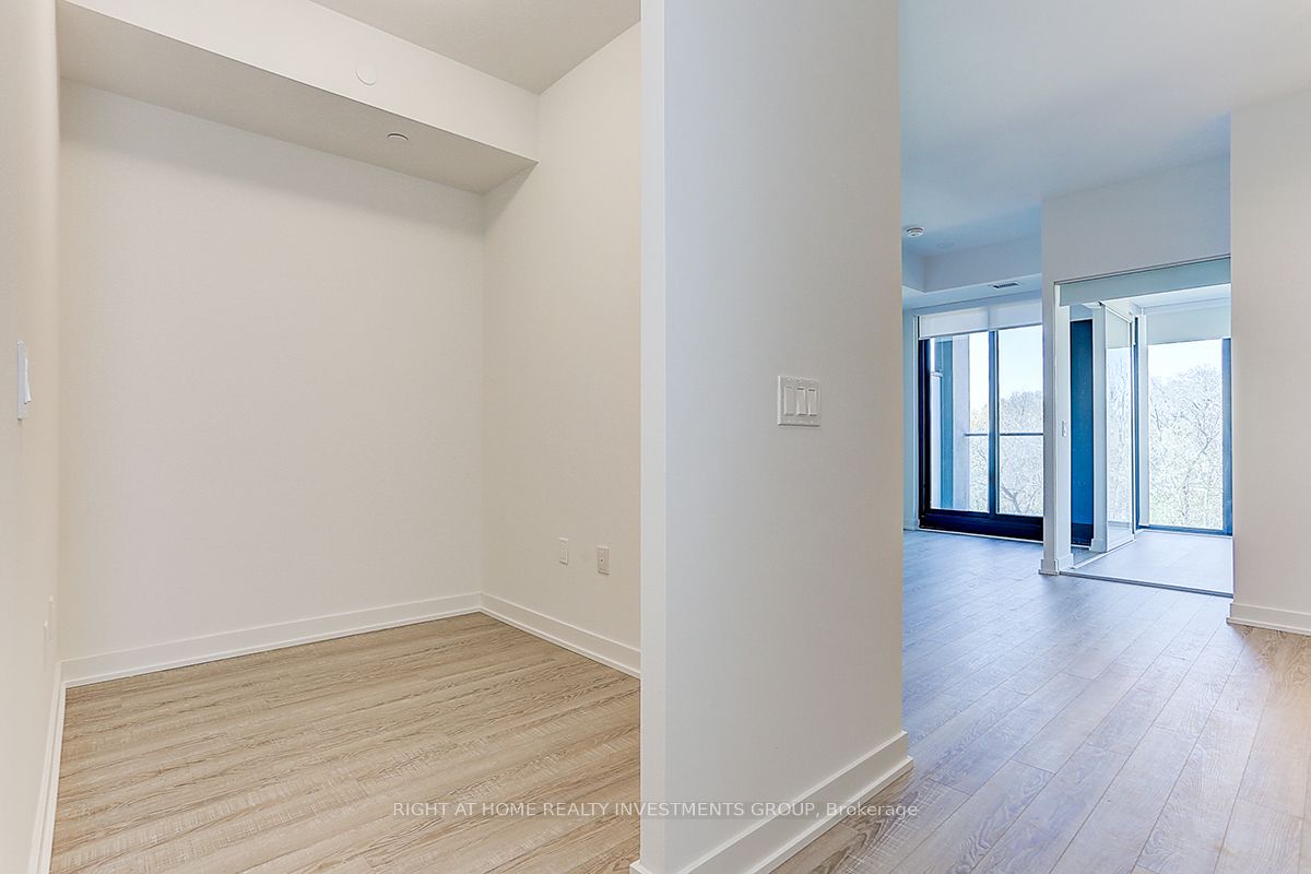 250 Lawrence Ave W, #418