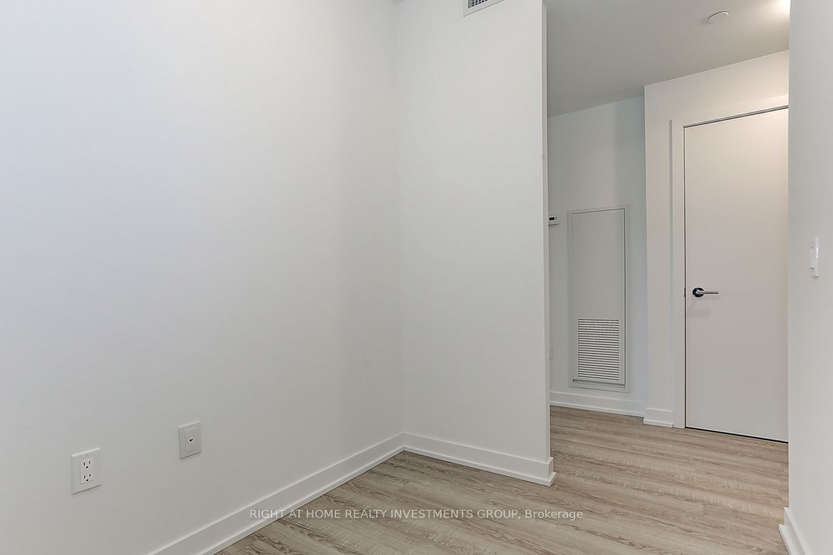 250 Lawrence Ave W, #418