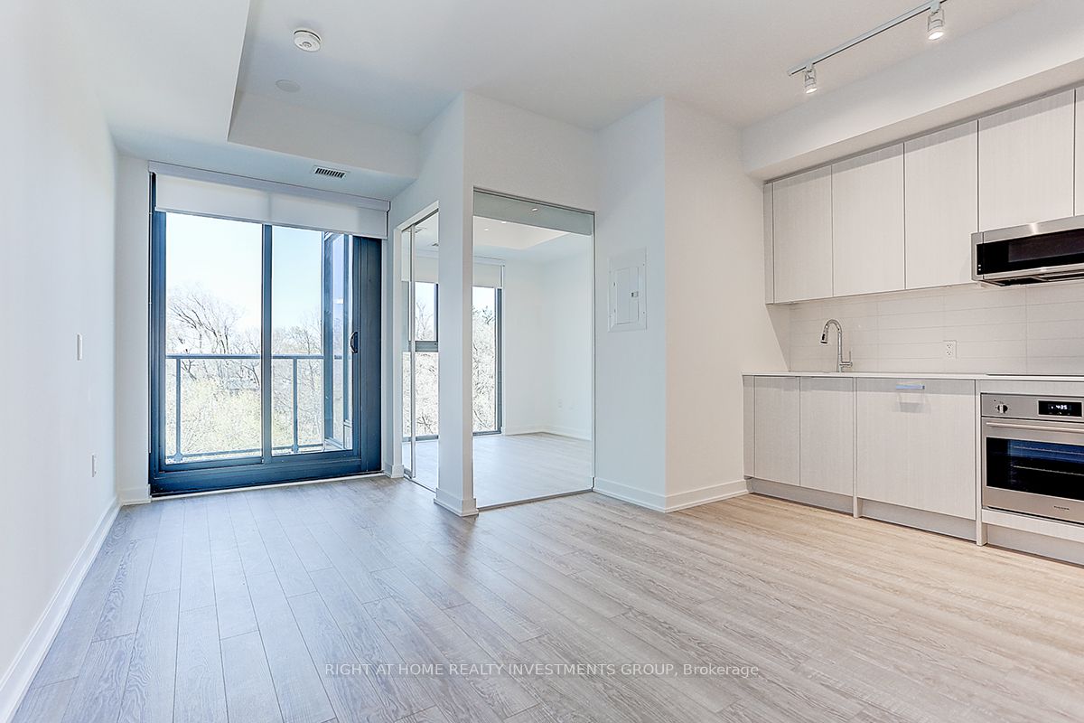 250 Lawrence Ave W, #418