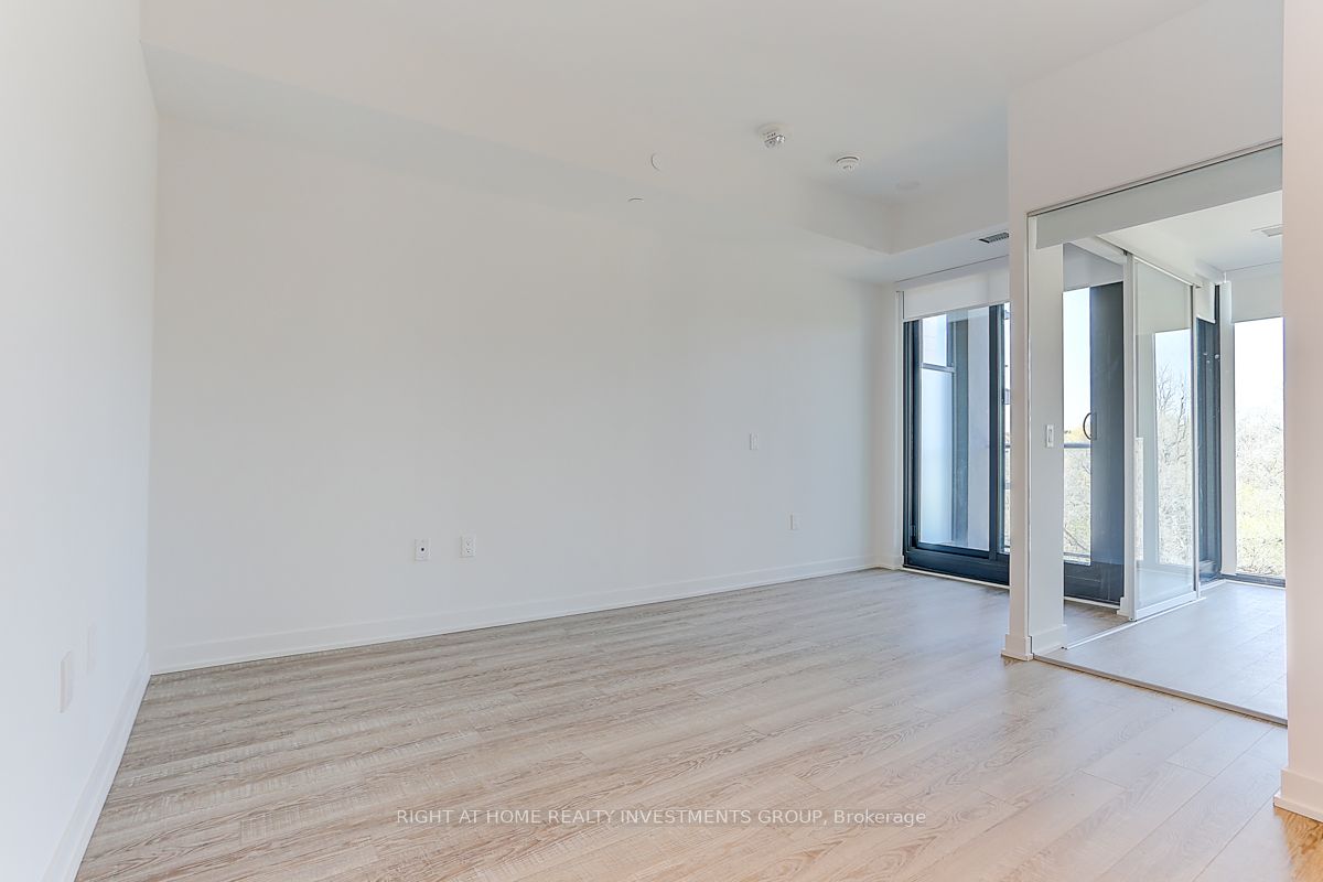 250 Lawrence Ave W, #418