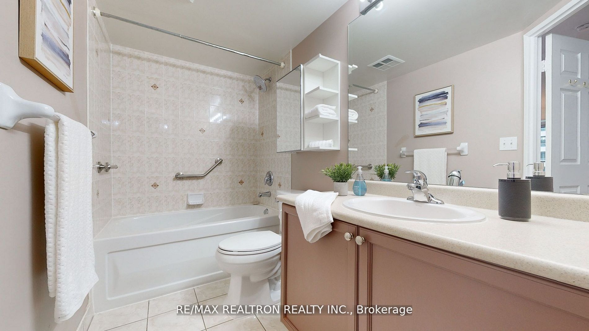 23 Hollywood Ave, #1708