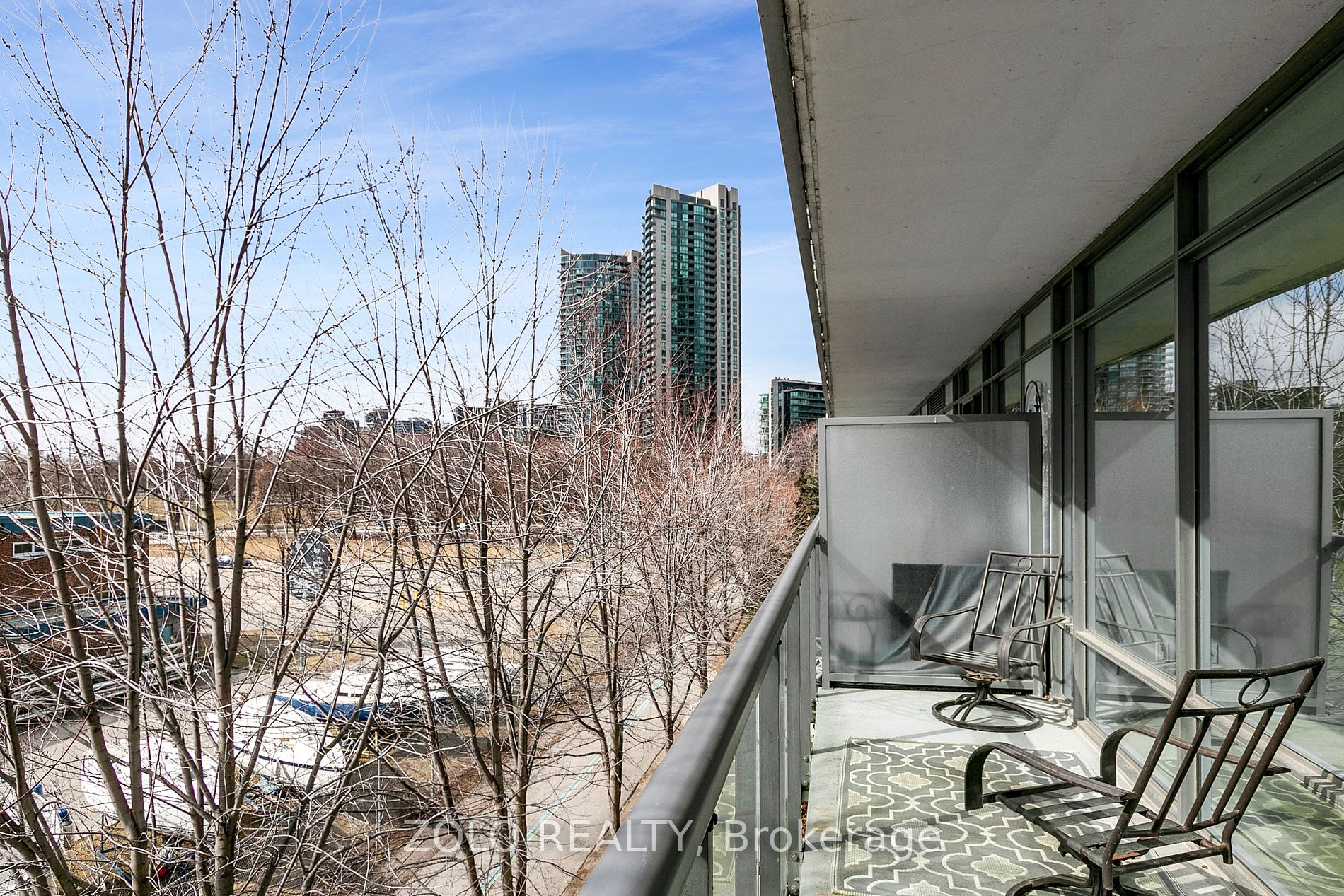 90 Stadium Rd, #325