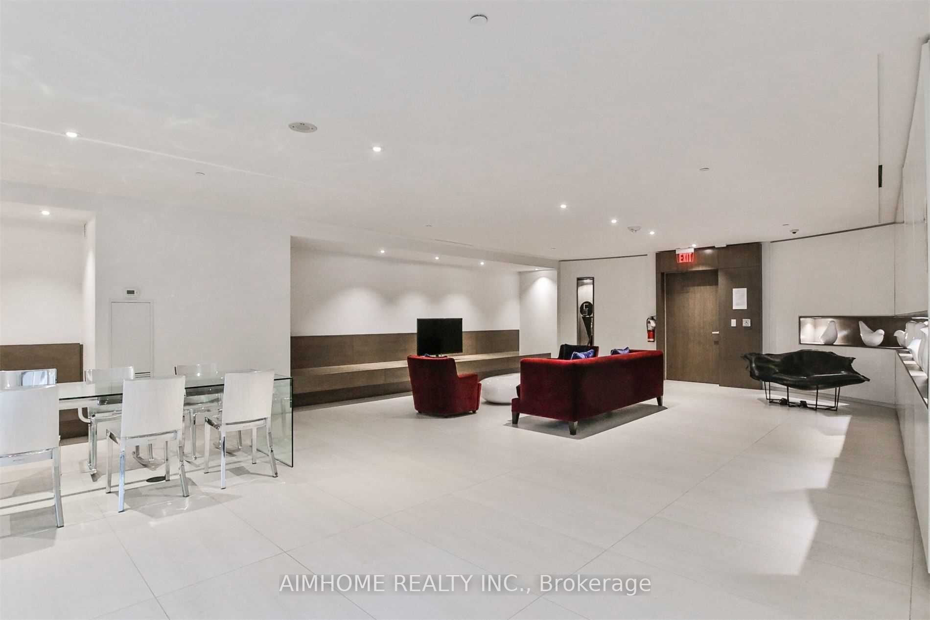 1 Bloor St E, #3405