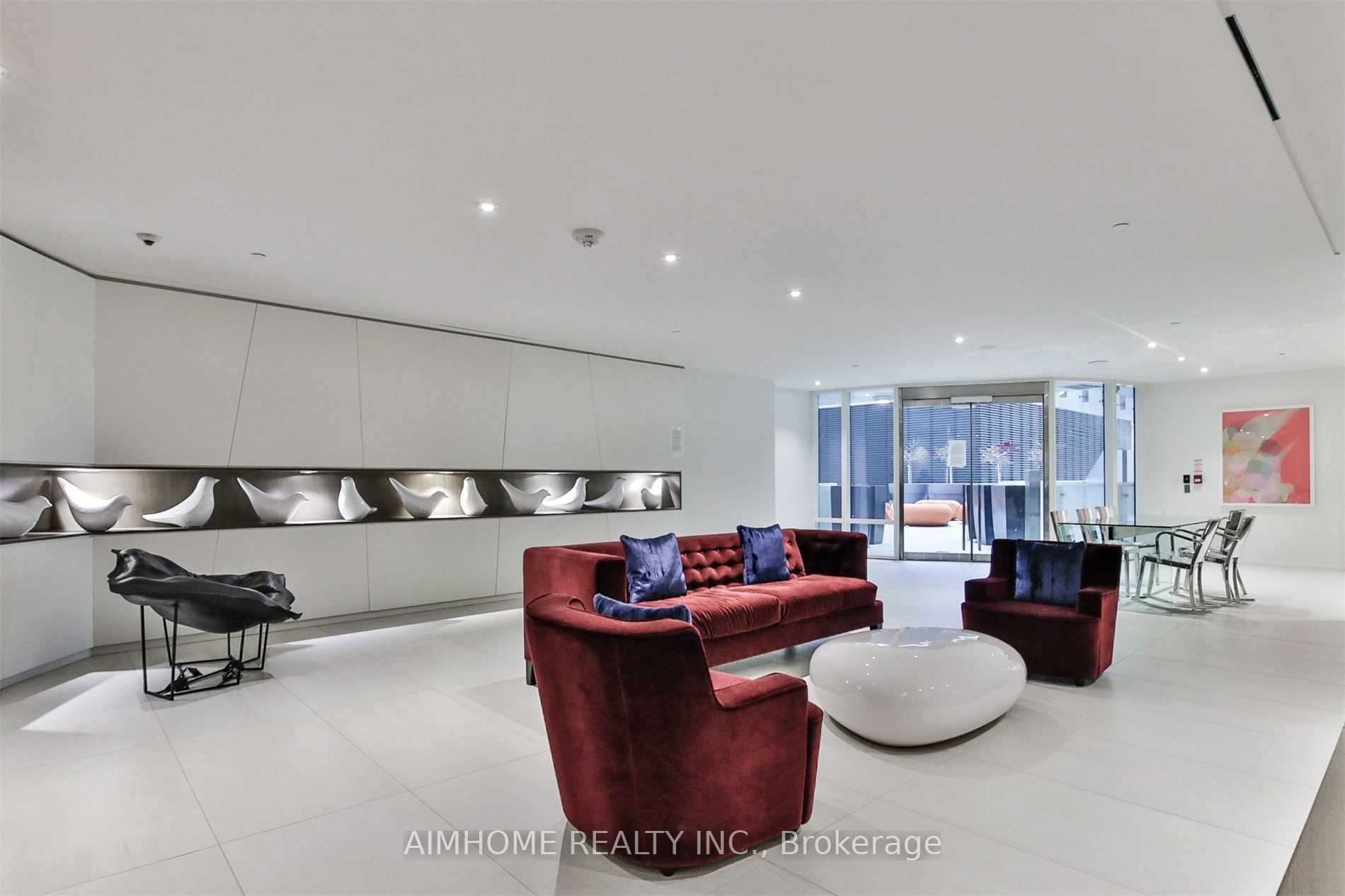1 Bloor St E, #3405