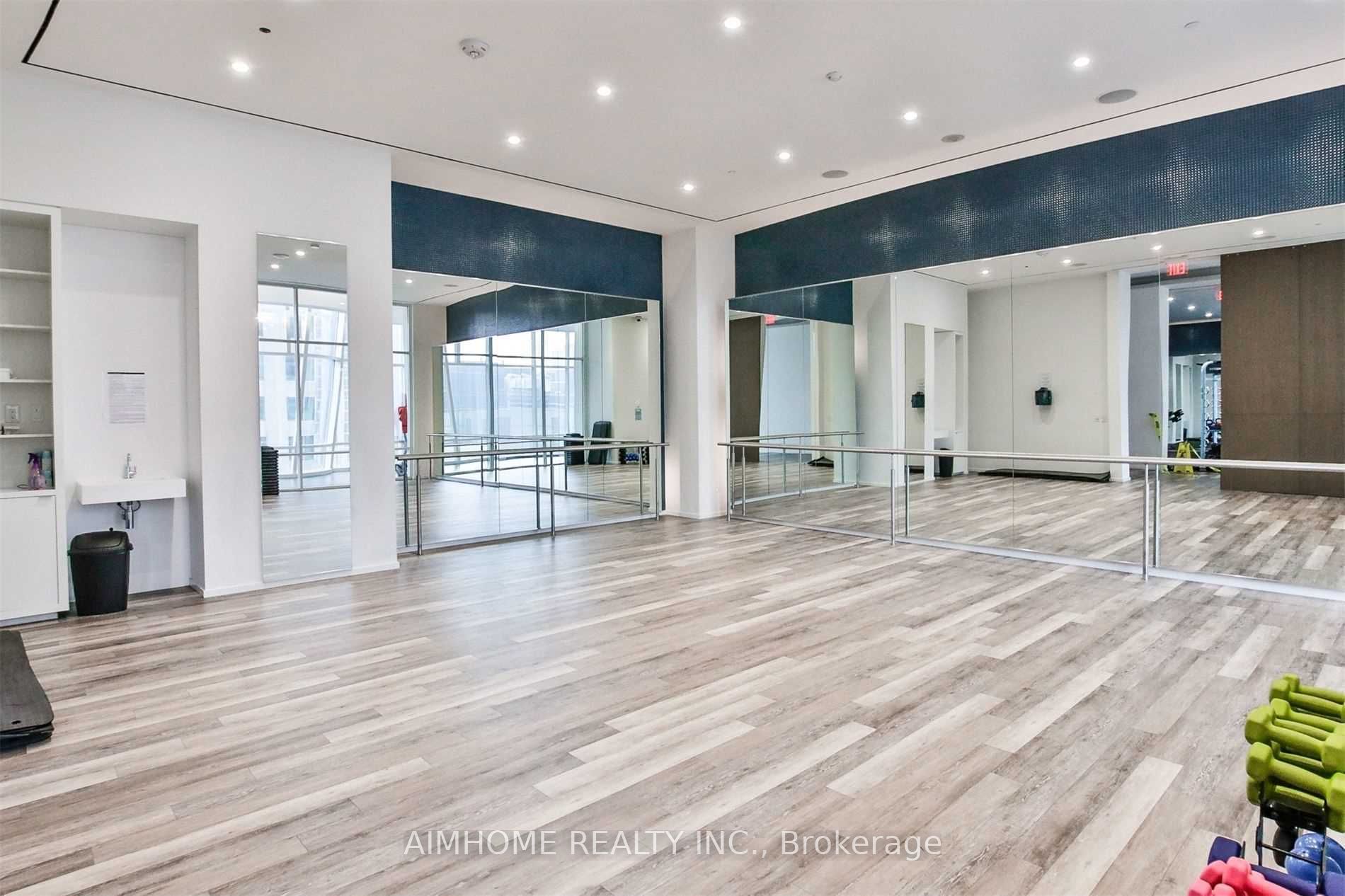 1 Bloor St E, #3405