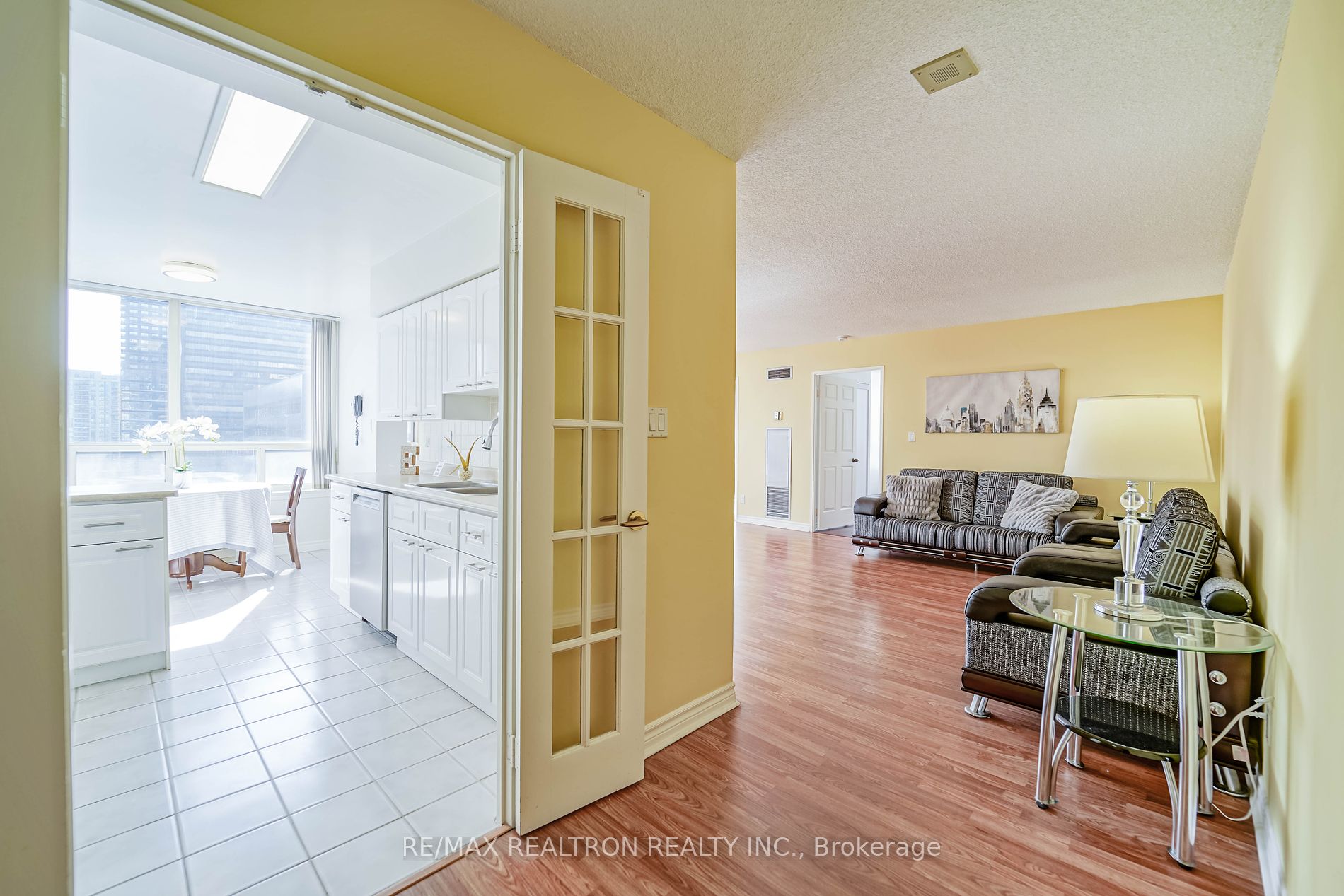 30 Greenfield Ave, #1211