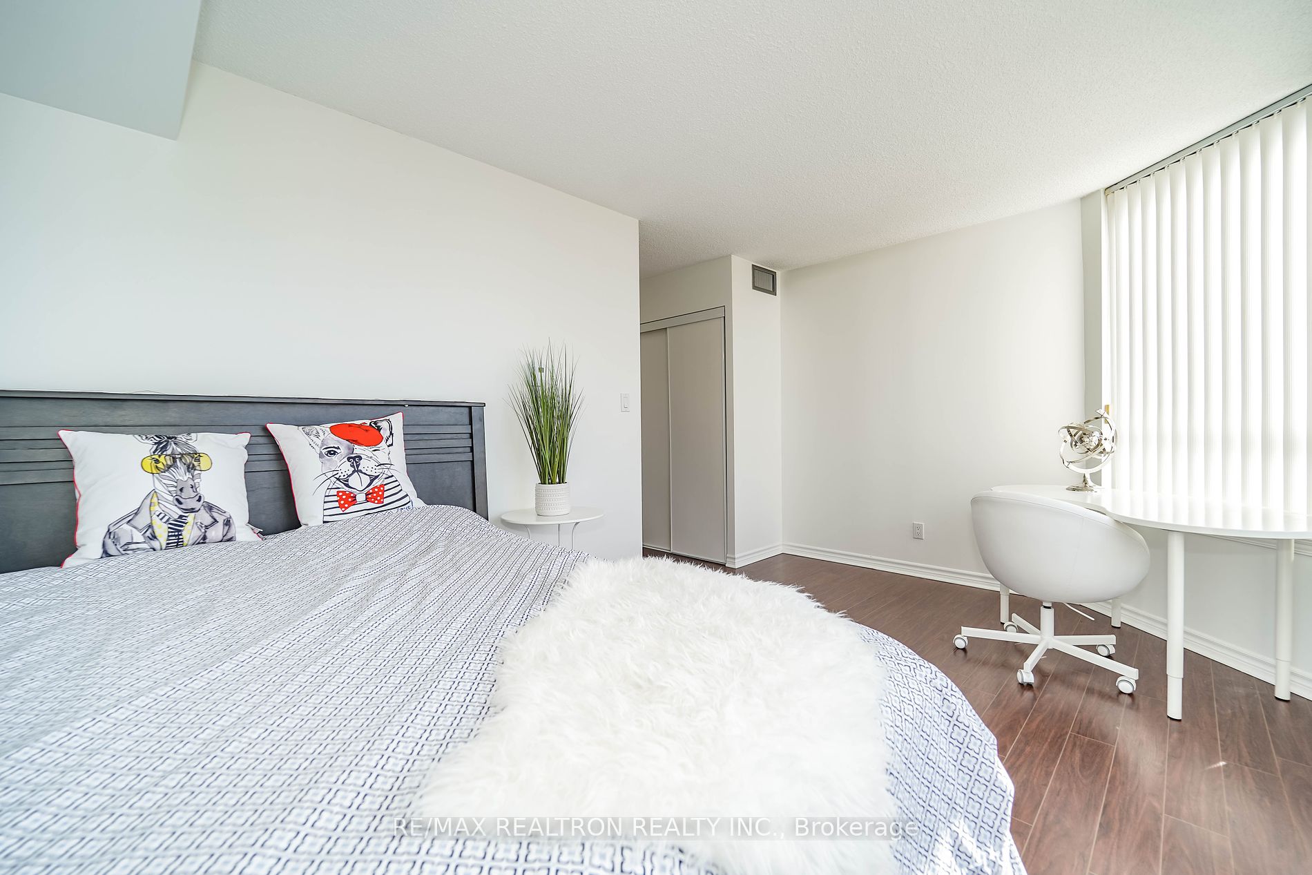 30 Greenfield Ave, #1211