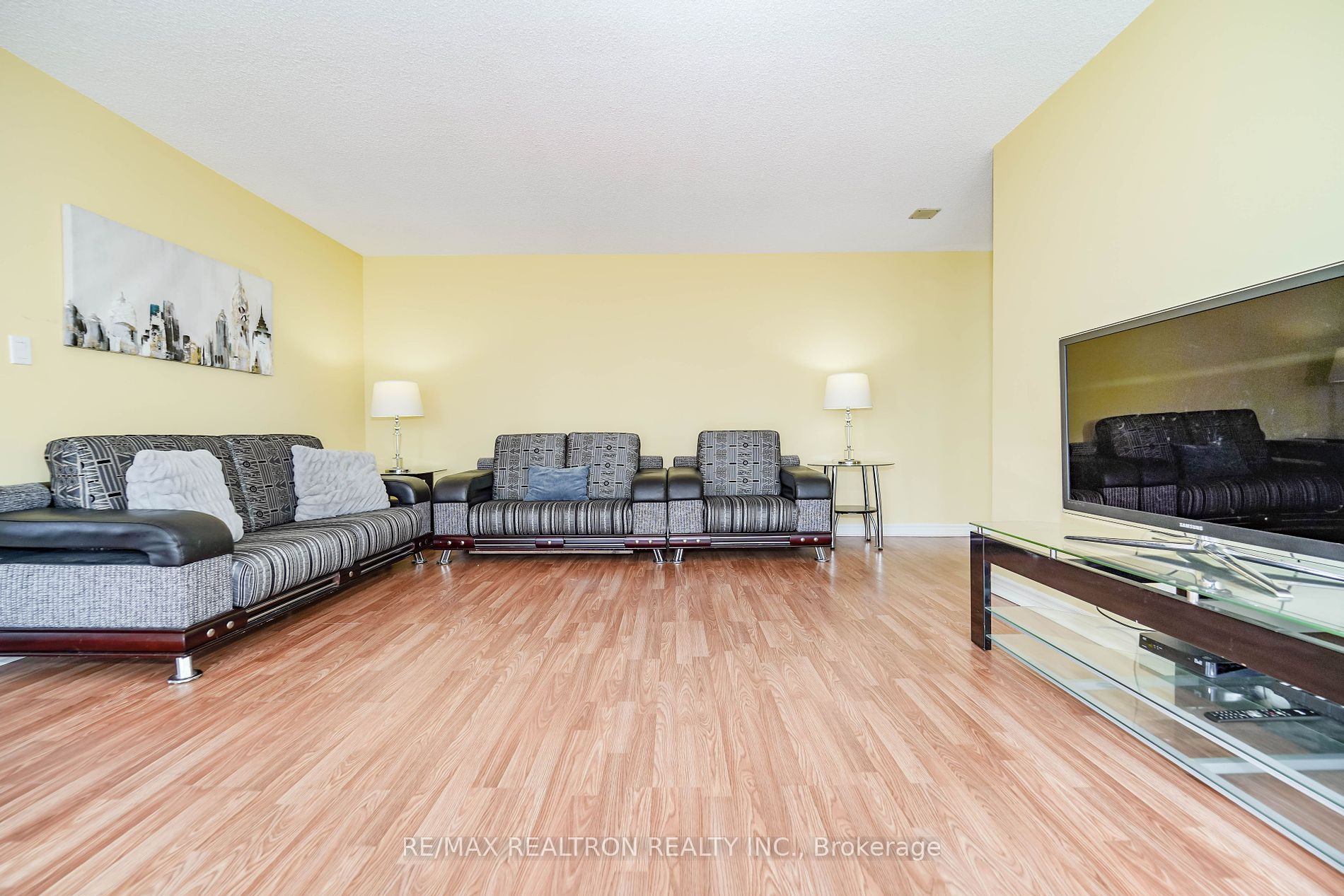 30 Greenfield Ave, #1211