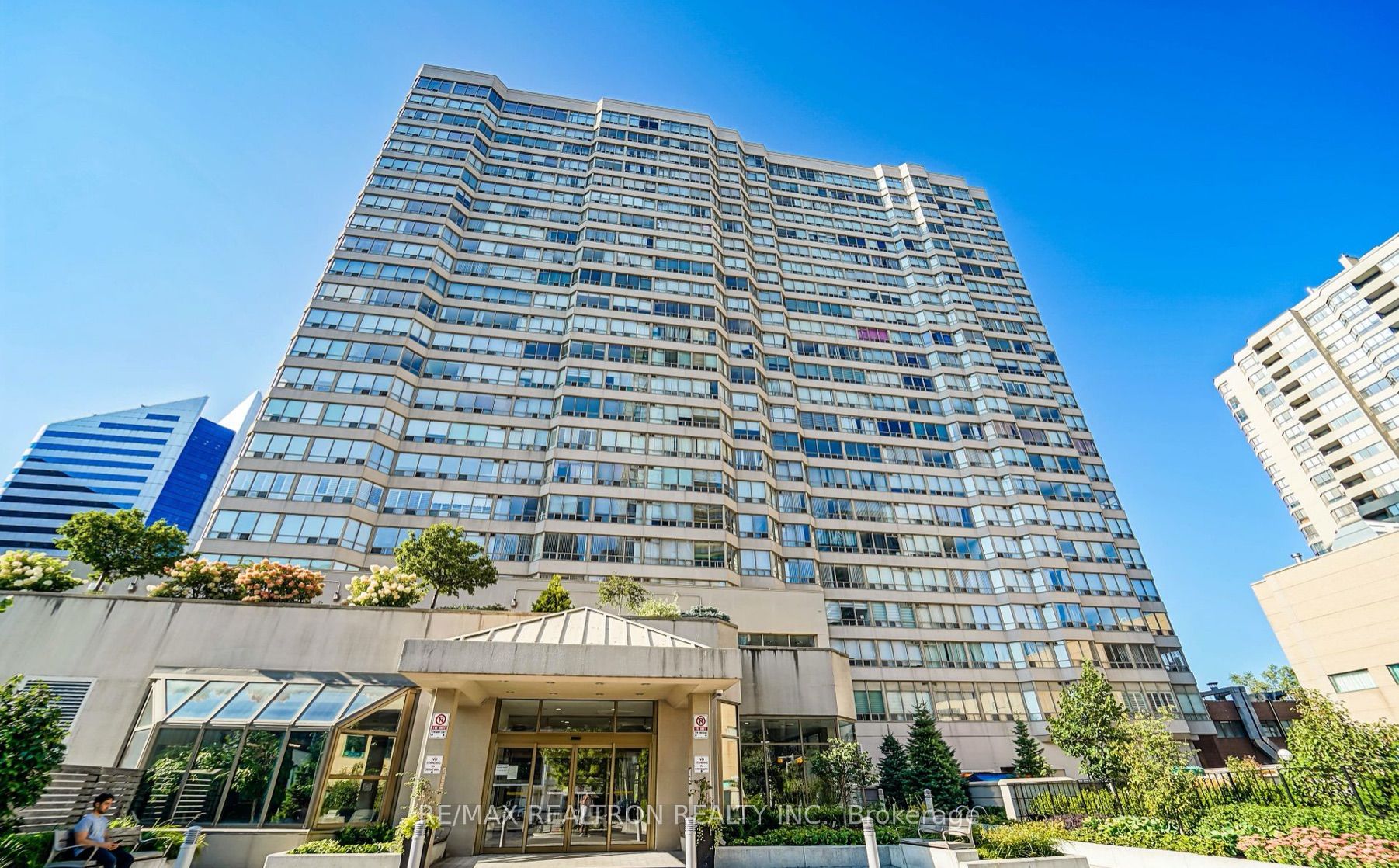 30 Greenfield Ave, #1211