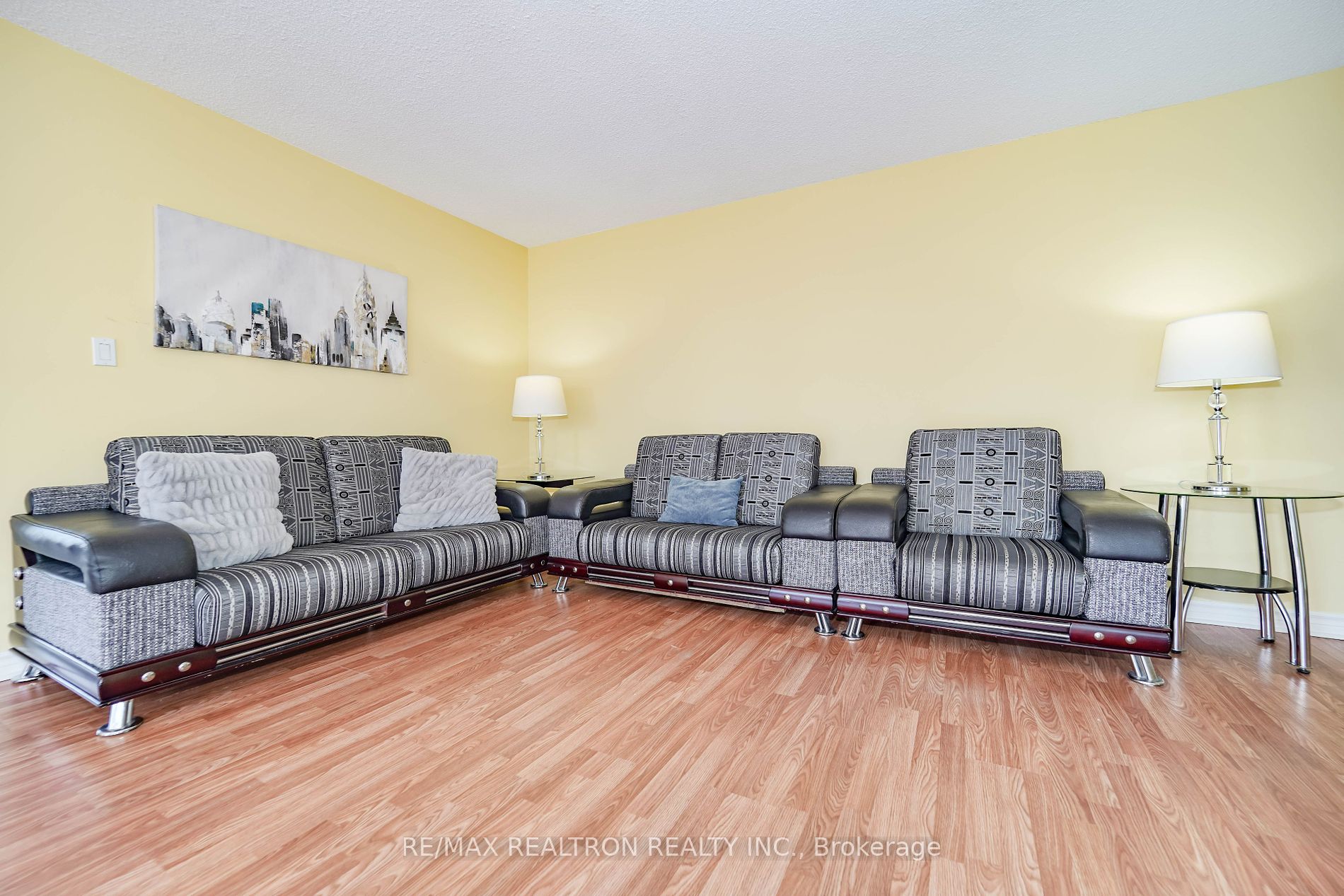 30 Greenfield Ave, #1211