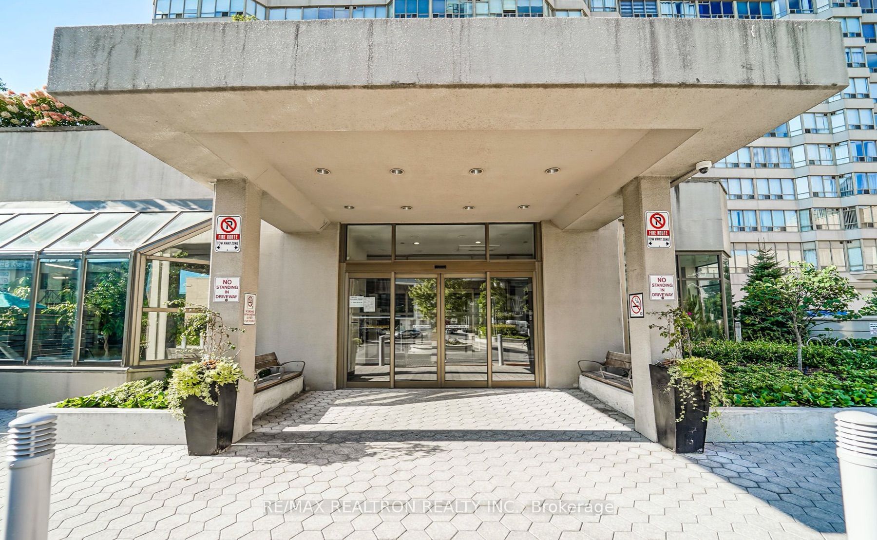 30 Greenfield Ave, #1211