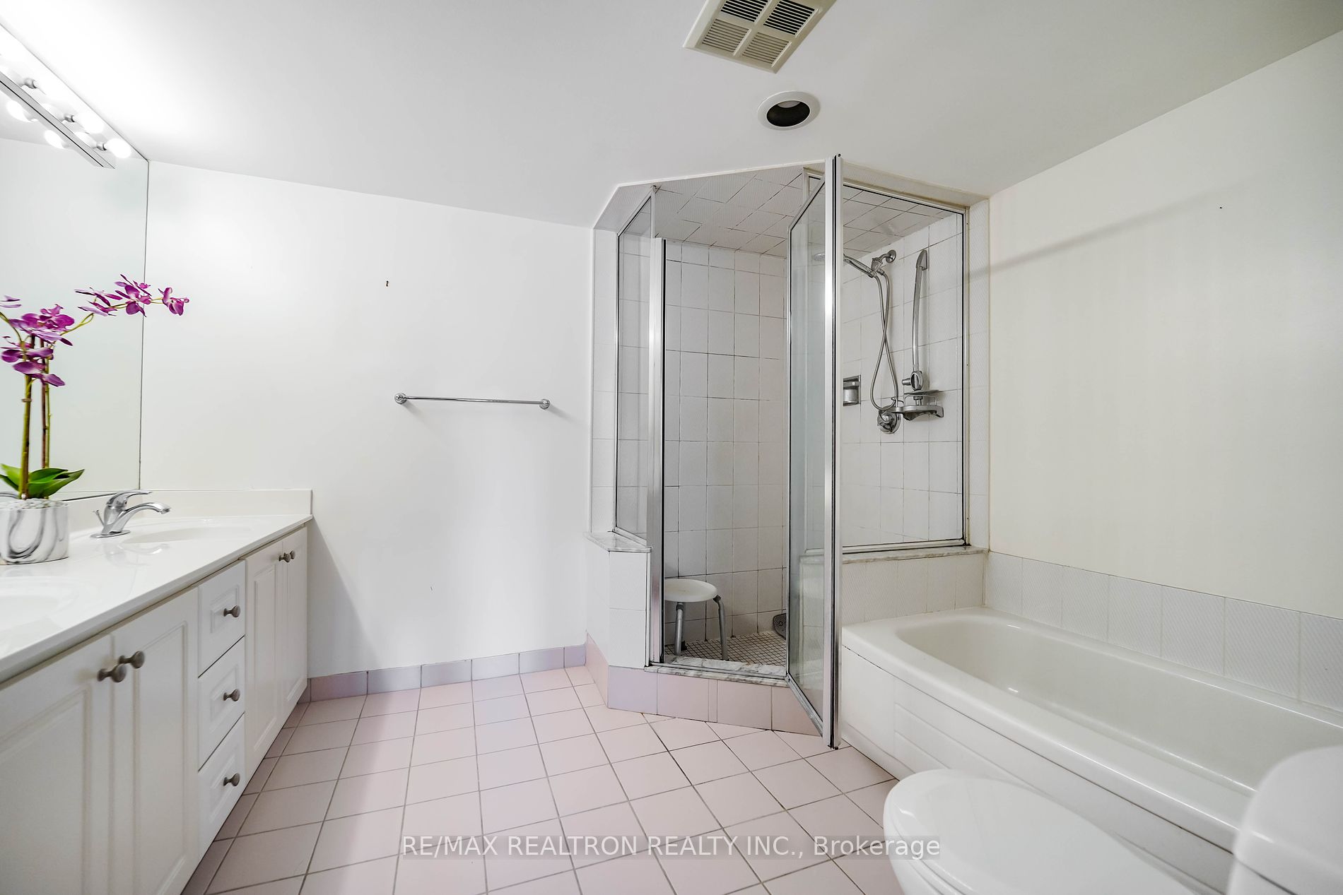 30 Greenfield Ave, #1211