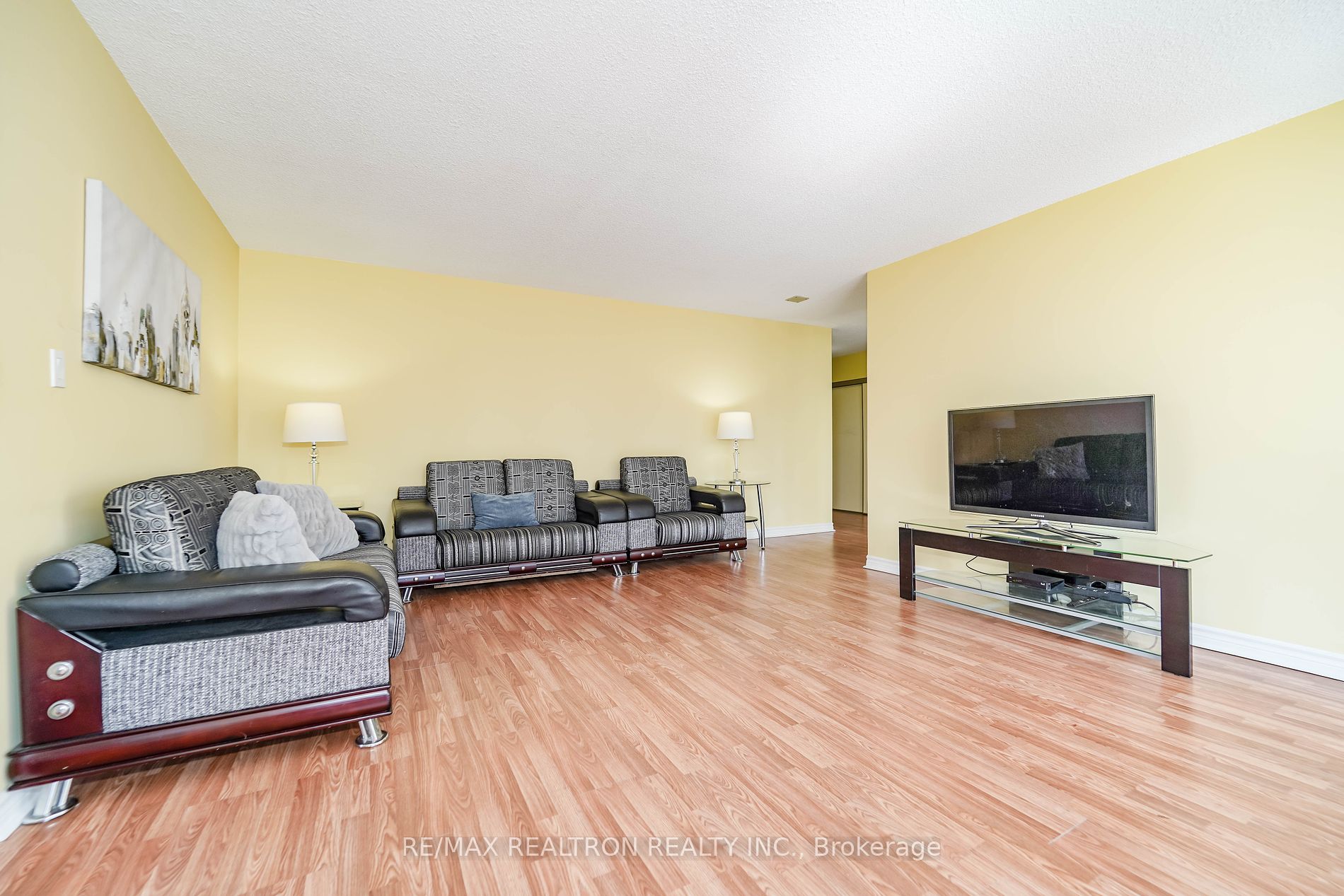 30 Greenfield Ave, #1211