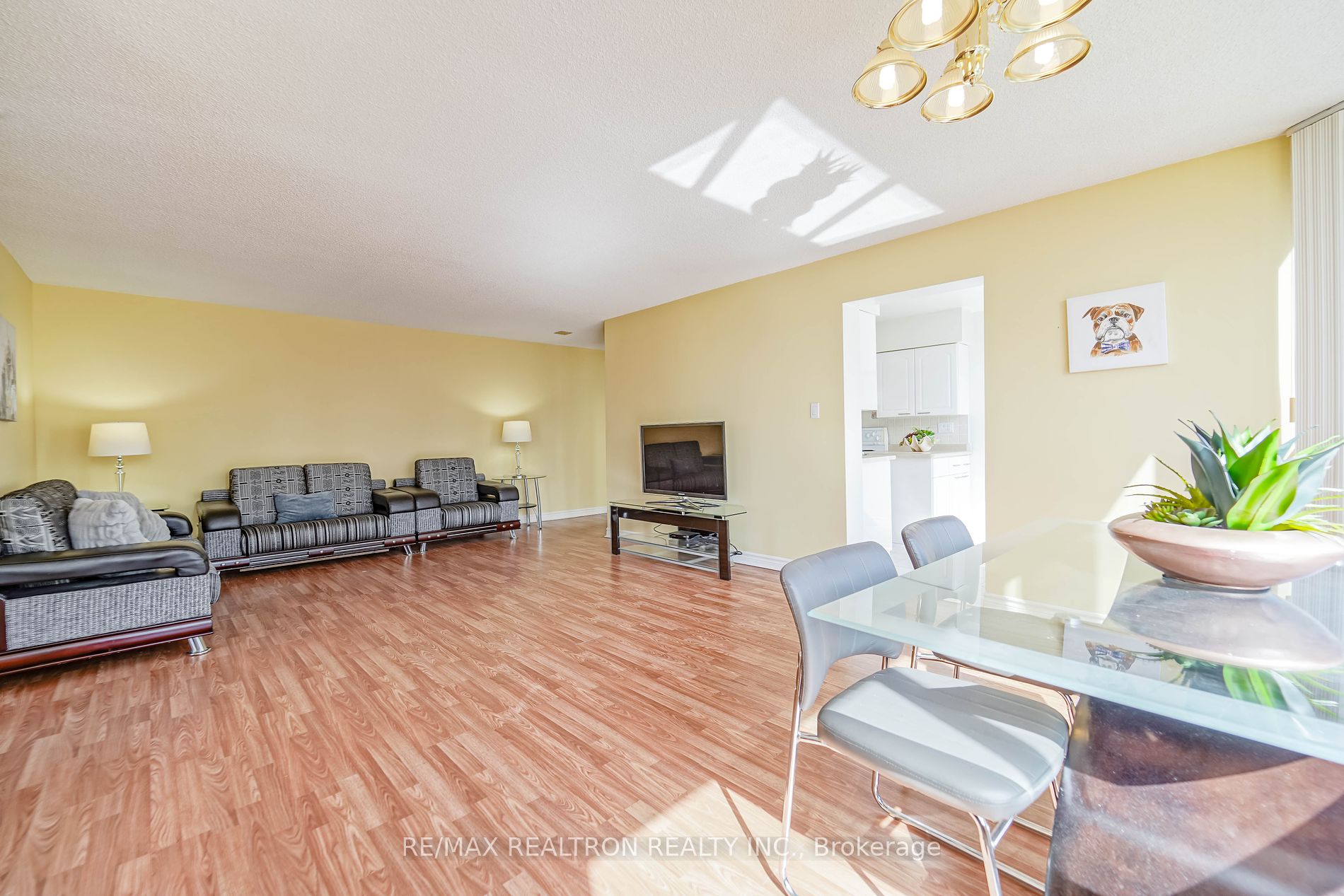 30 Greenfield Ave, #1211