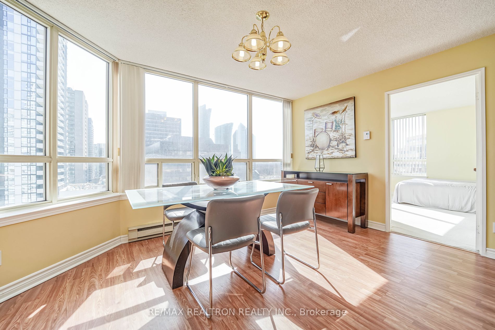 30 Greenfield Ave, #1211