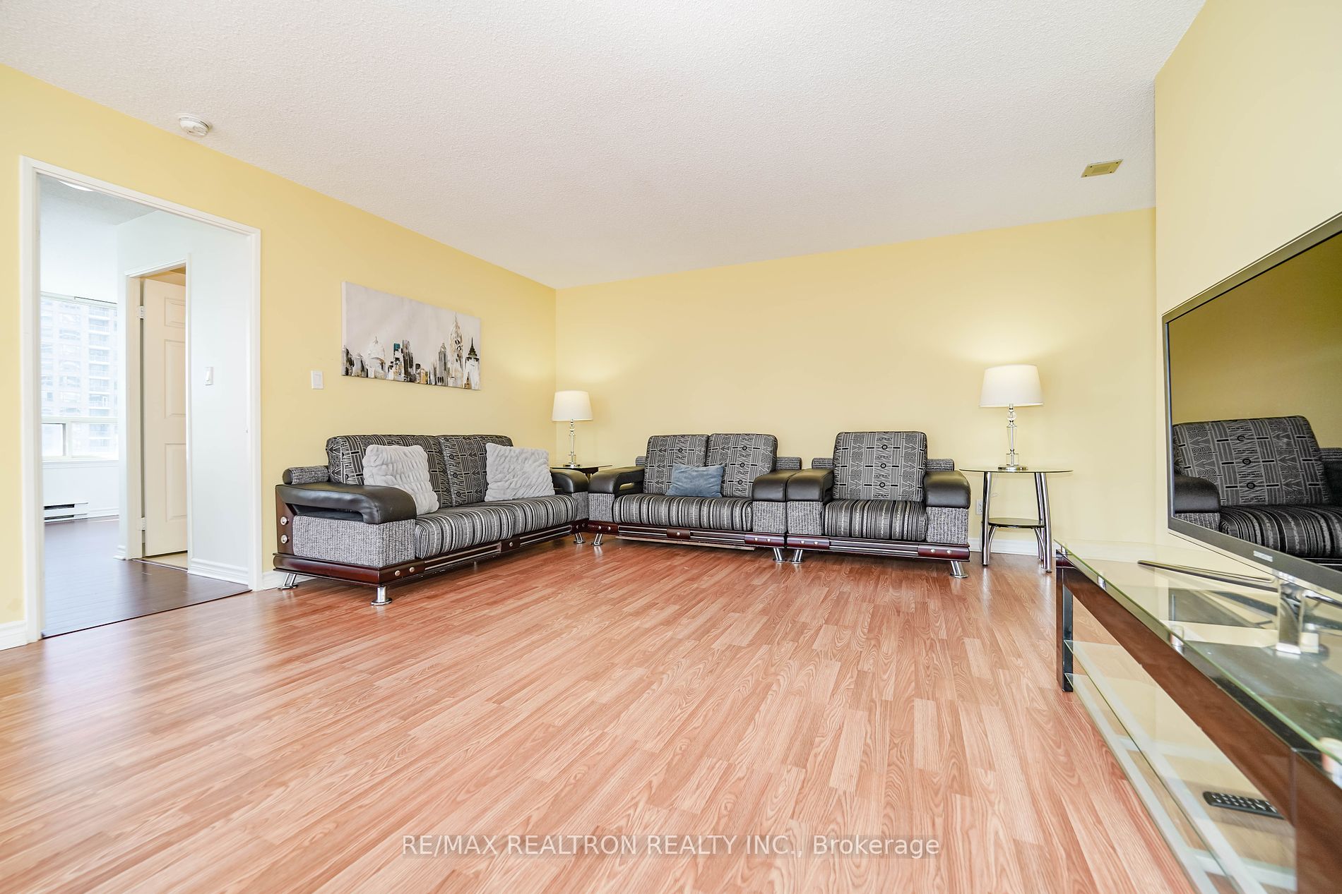 30 Greenfield Ave, #1211