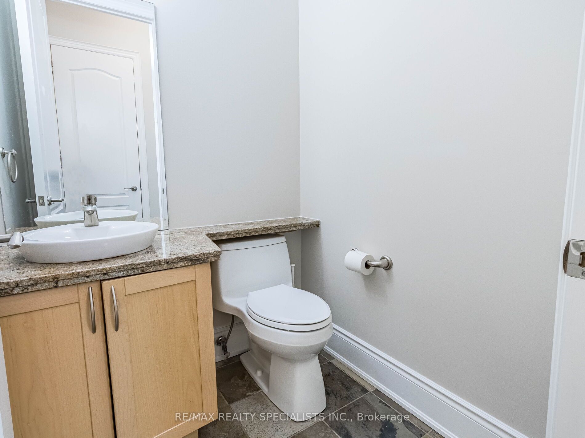 1111 Avenue Rd, #102