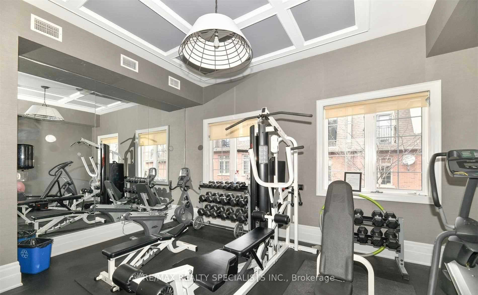 1111 Avenue Rd, #102