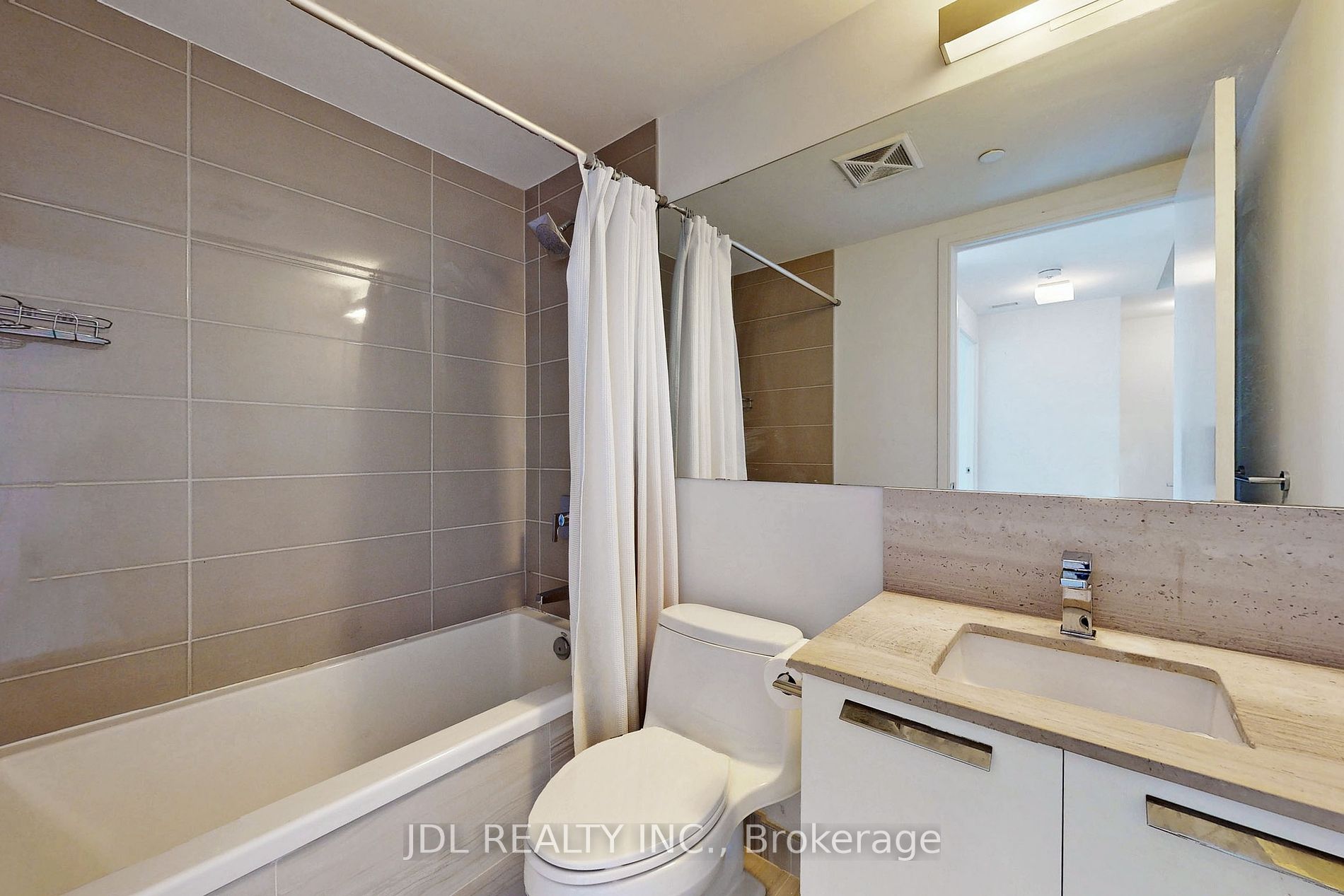 28 Wellesley St E, #804