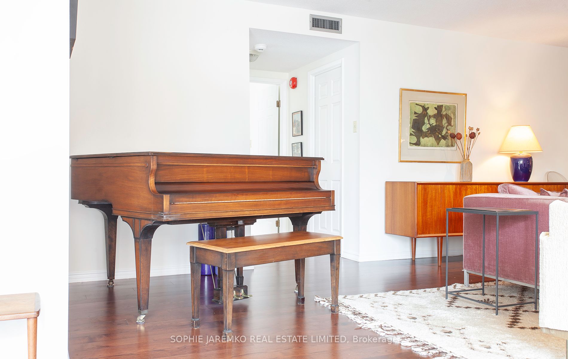 160 Frederick St, #706