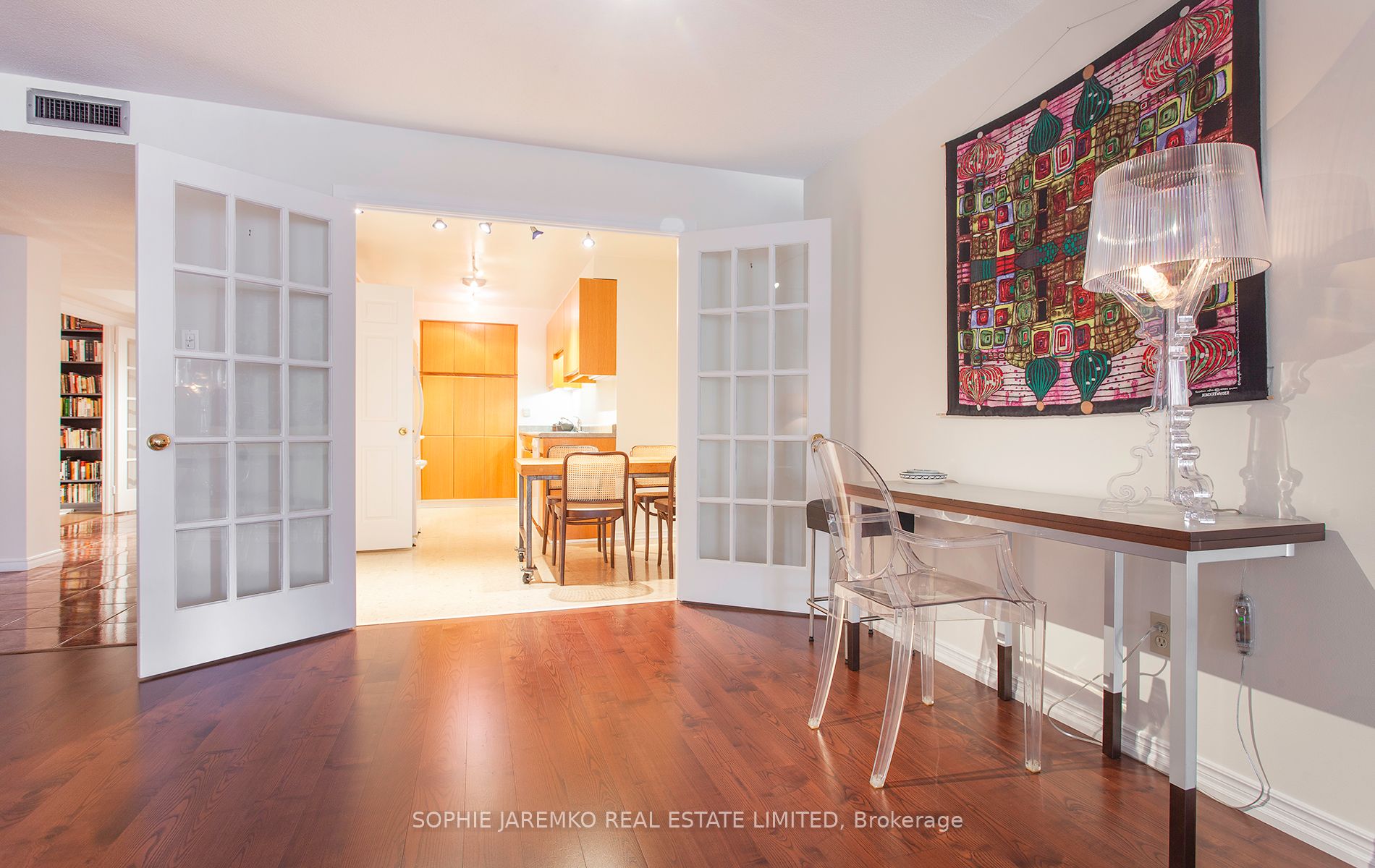 160 Frederick St, #706