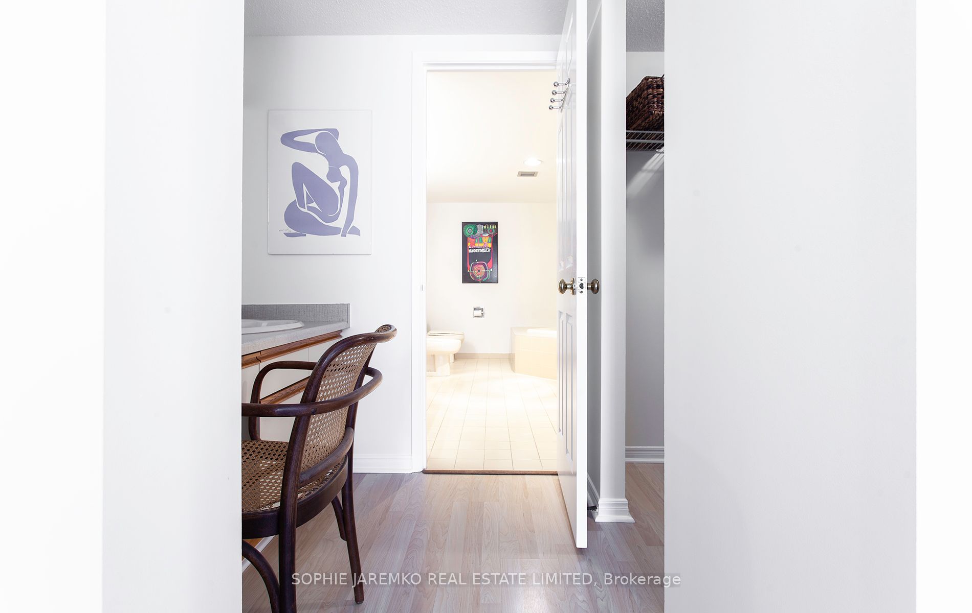 160 Frederick St, #706