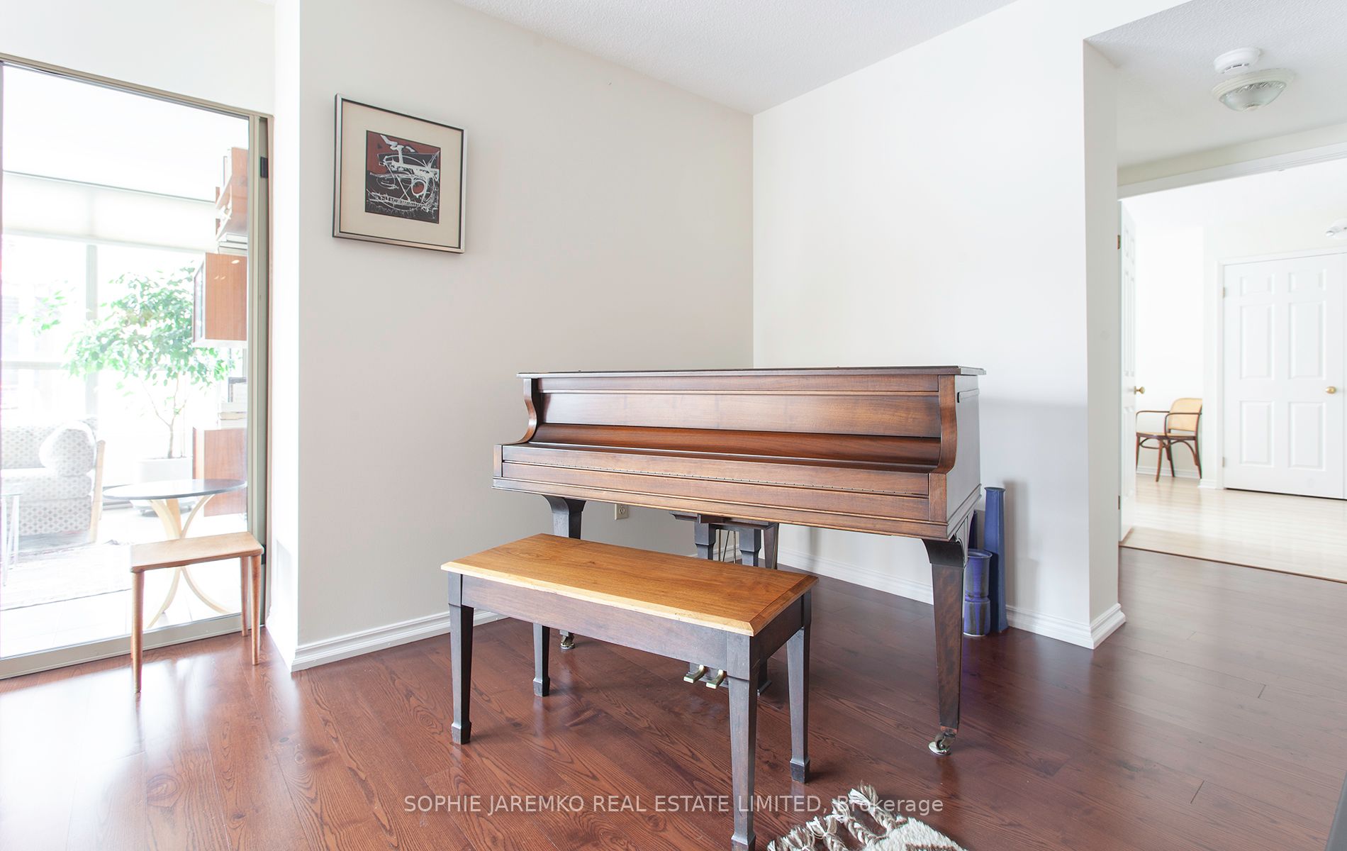 160 Frederick St, #706
