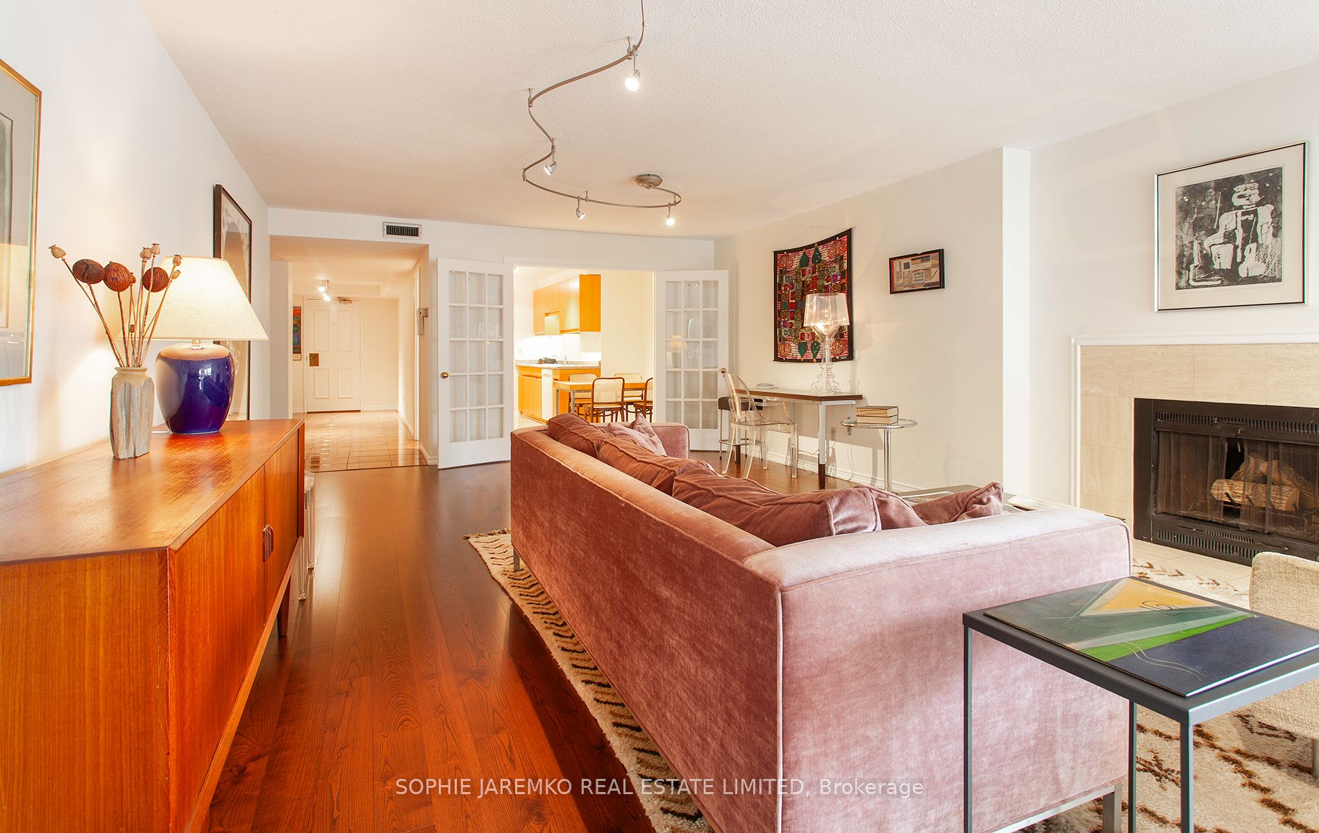 160 Frederick St, #706