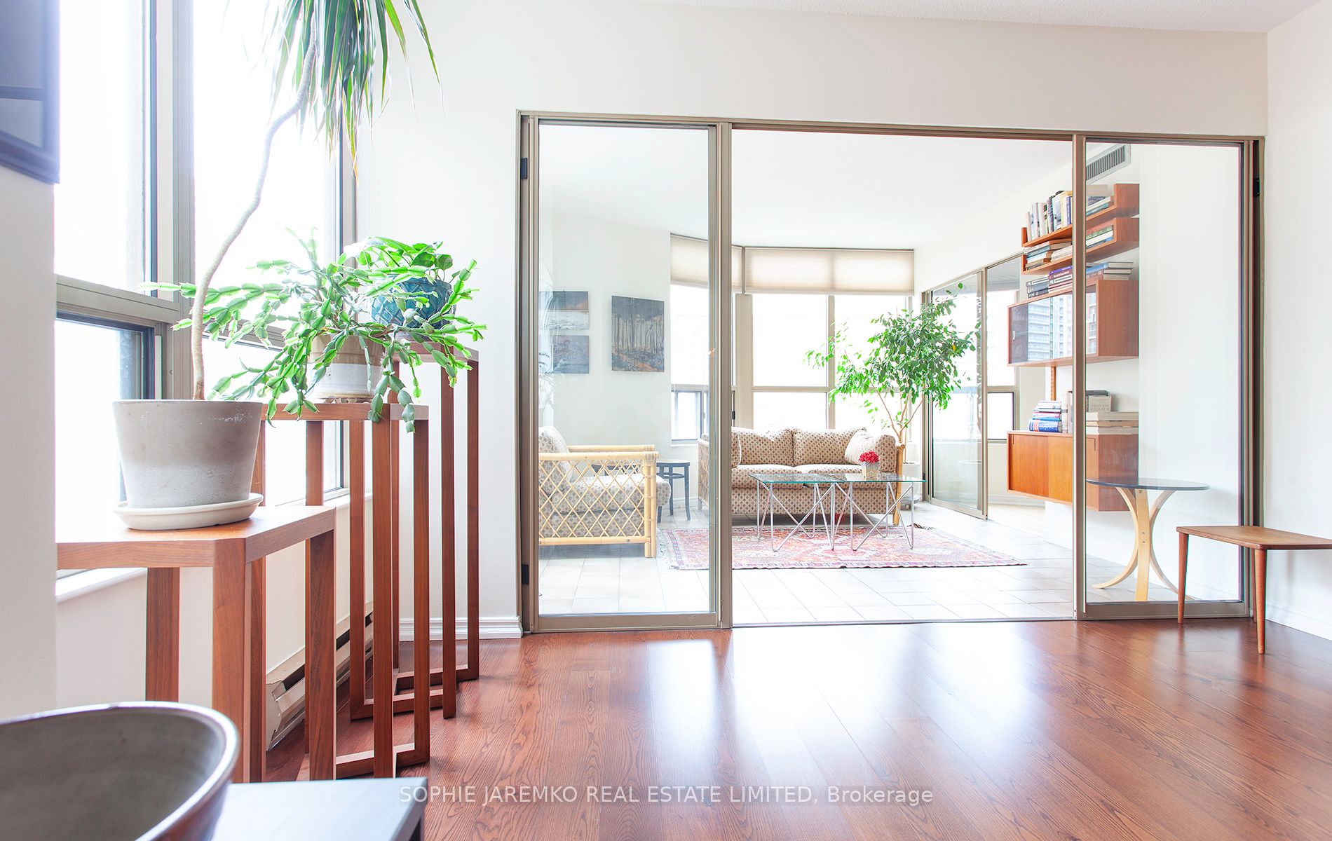 160 Frederick St, #706