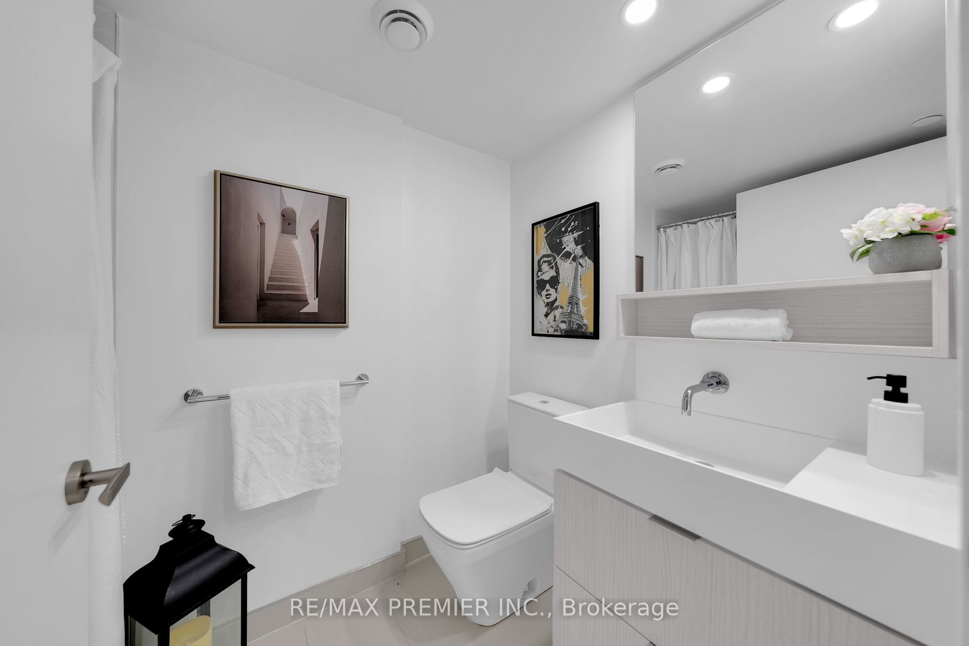 8 Hillsdale Avenue E, #843