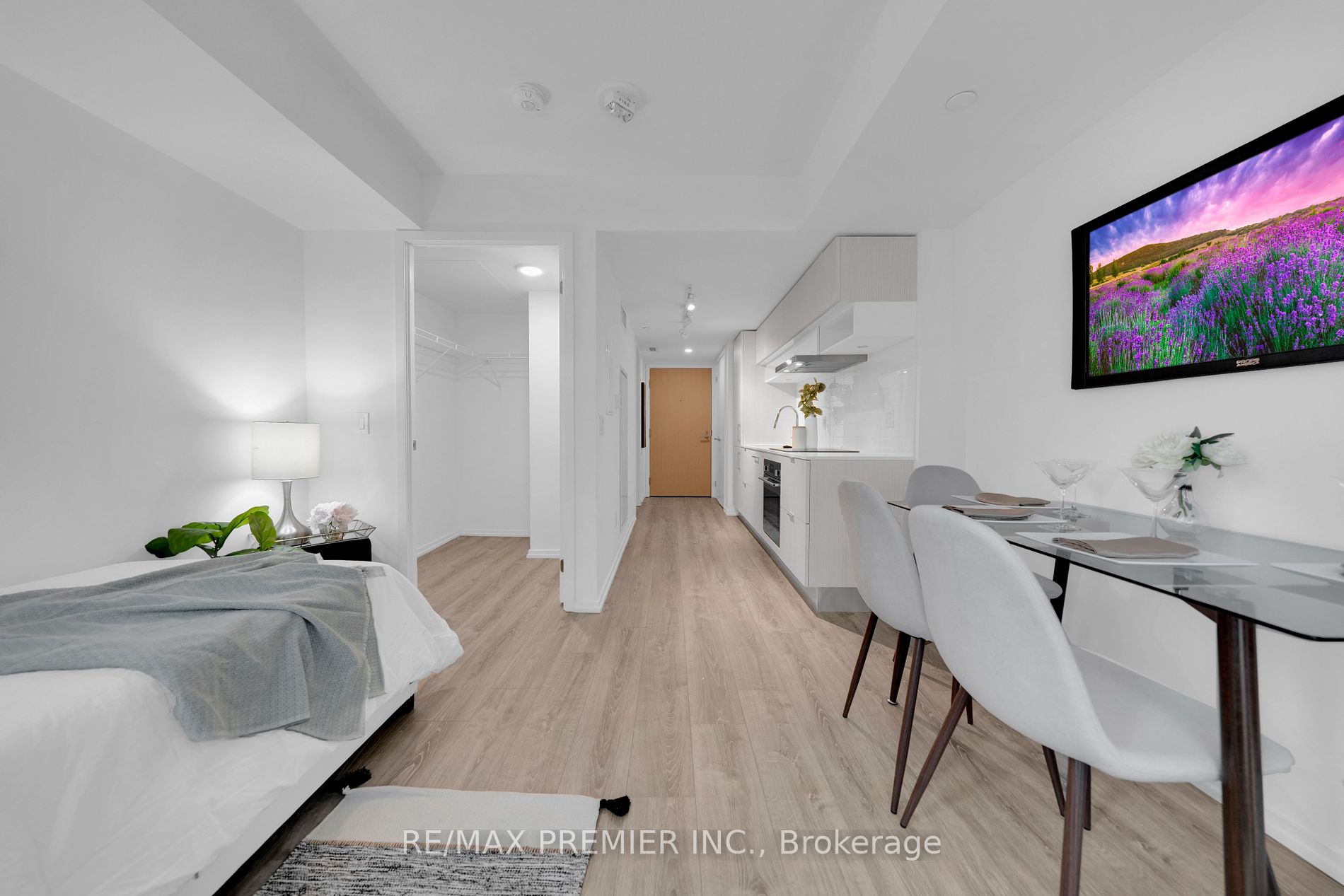 8 Hillsdale Avenue E, #843
