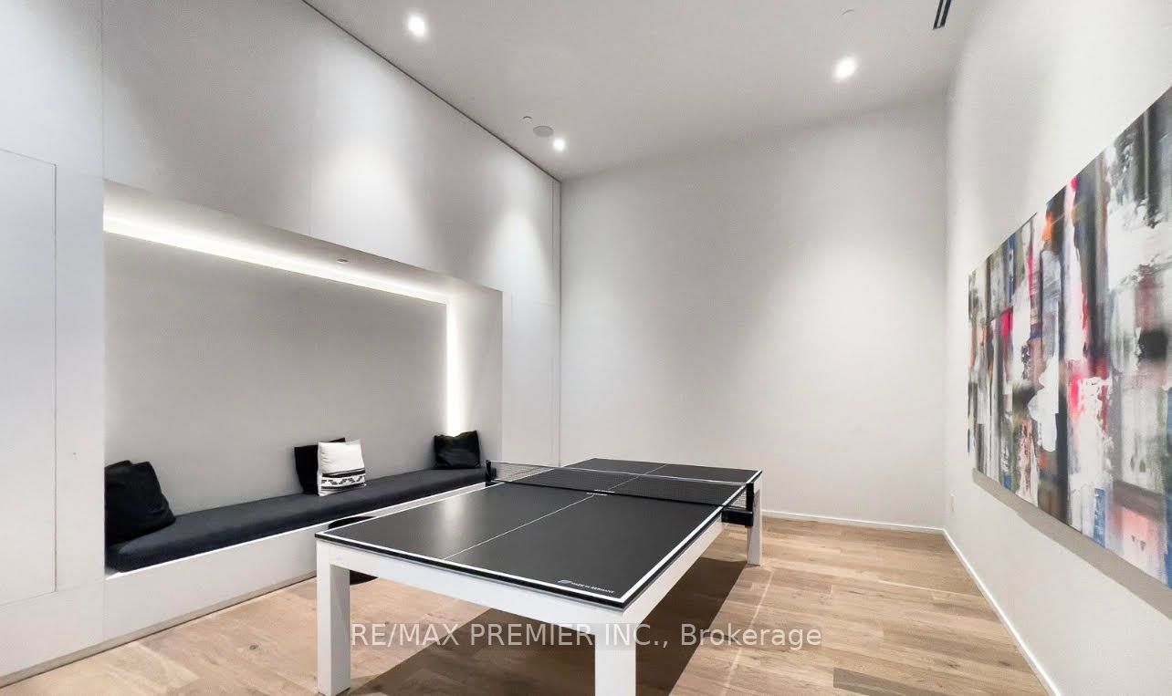 8 Hillsdale Avenue E, #843