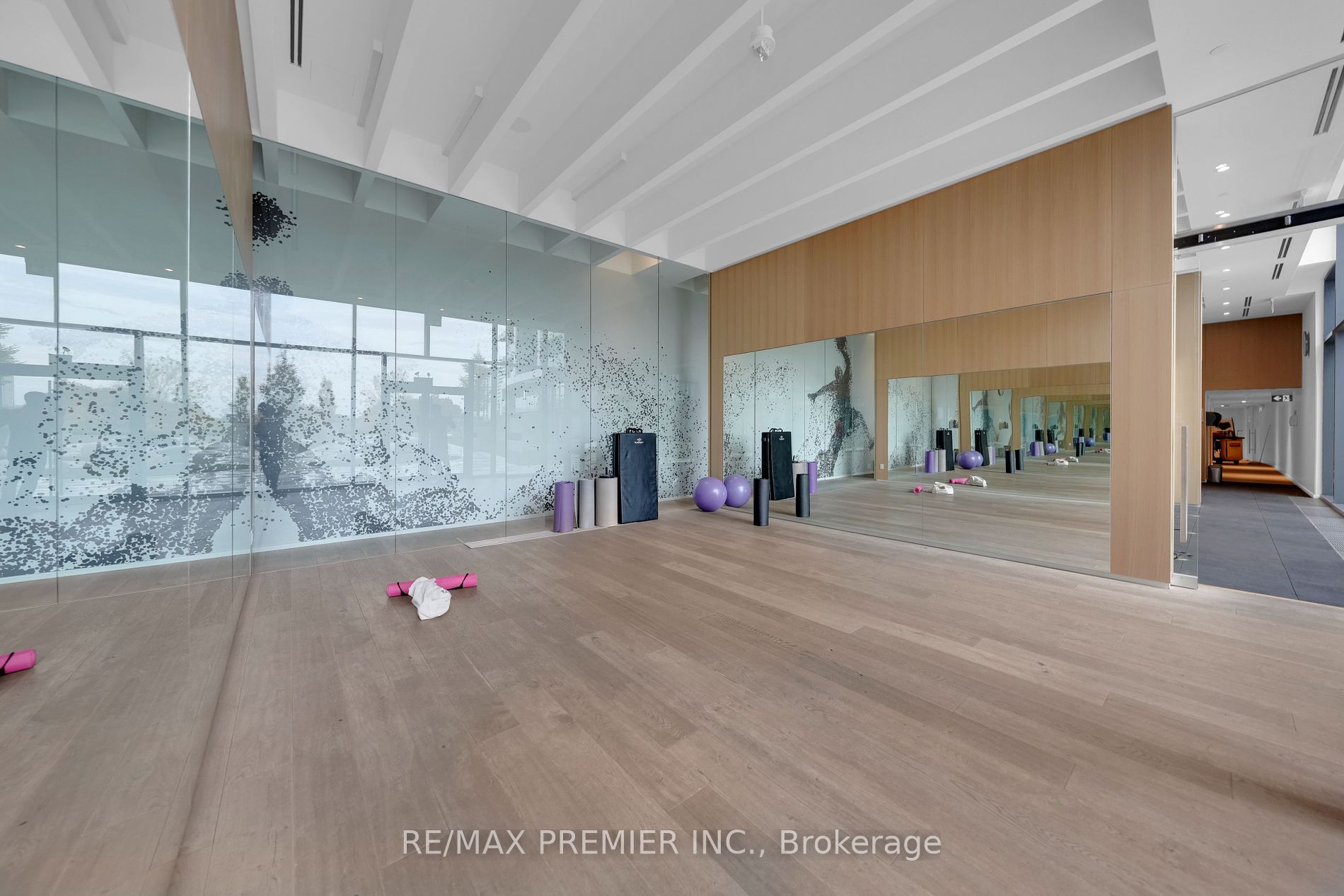 8 Hillsdale Avenue E, #843