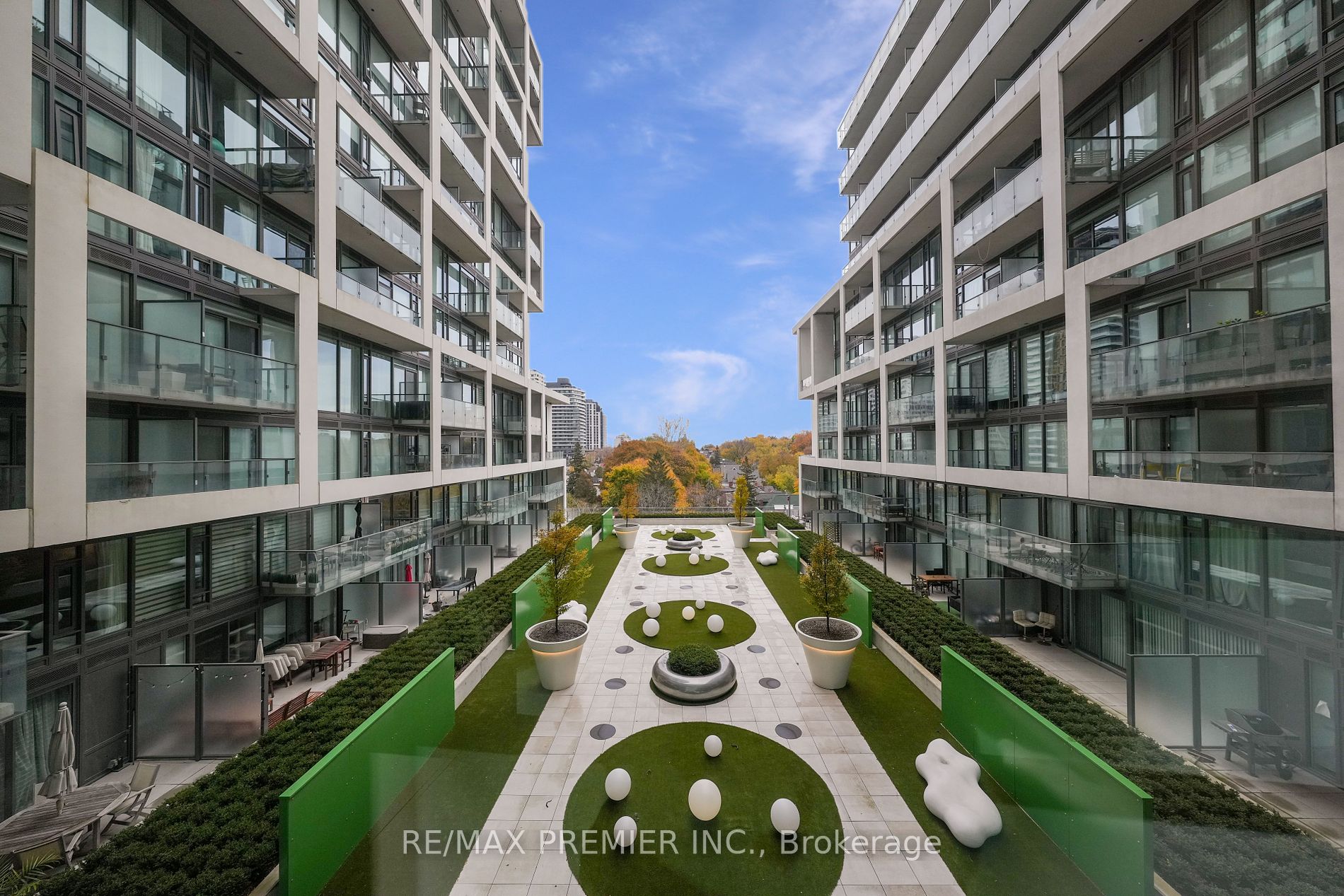 8 Hillsdale Avenue E, #843