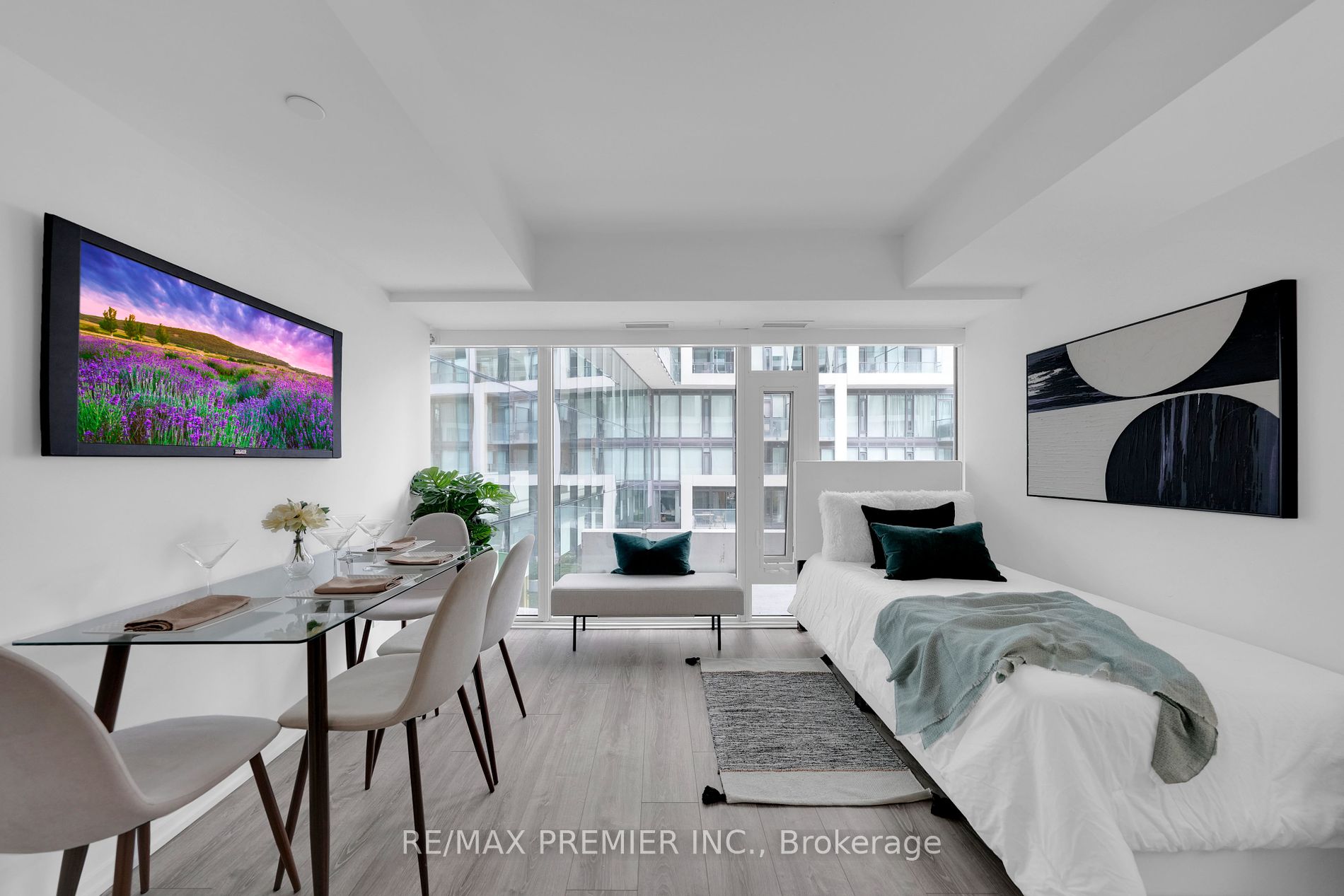 8 Hillsdale Avenue E, #843