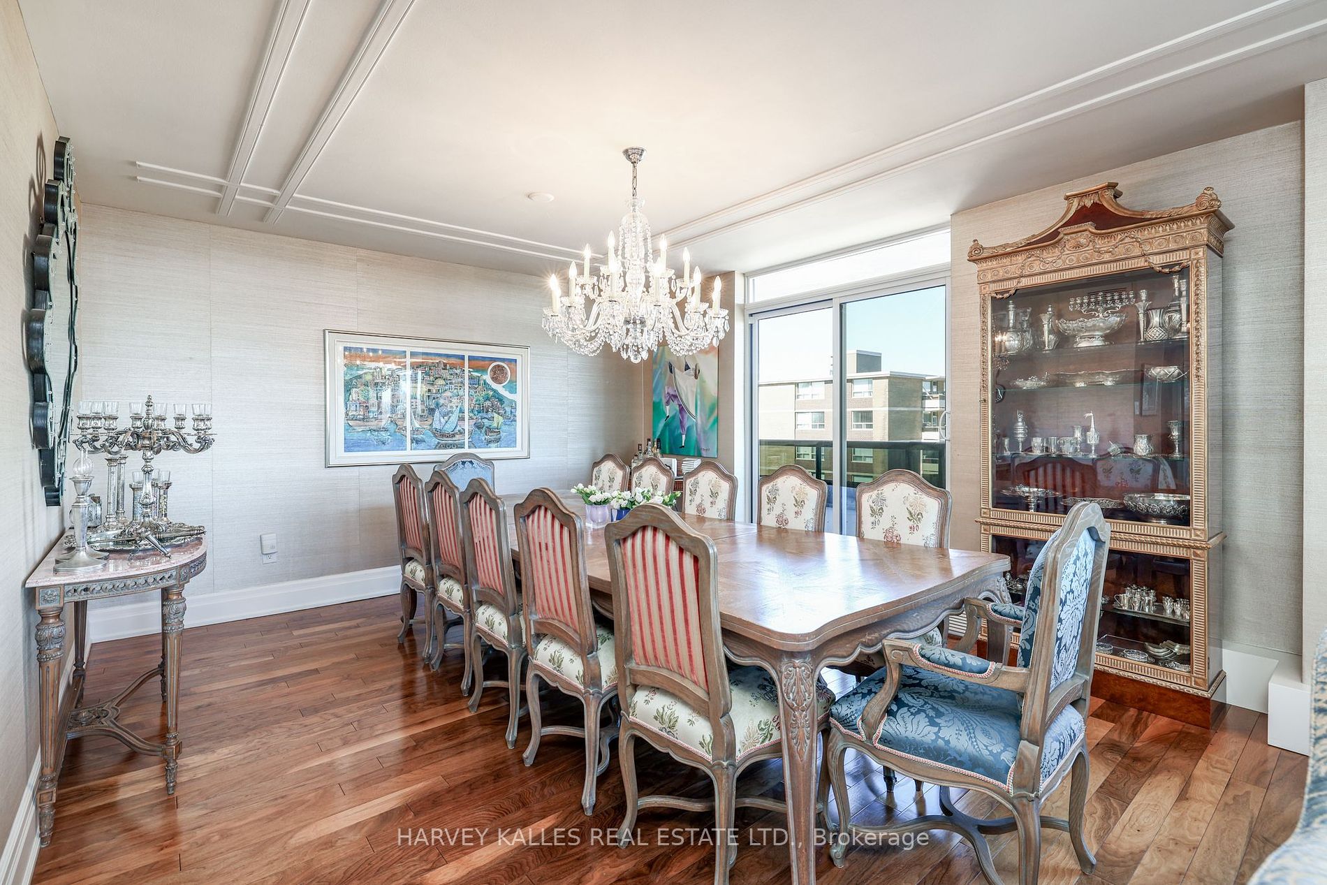 2600 Bathurst Street, #801