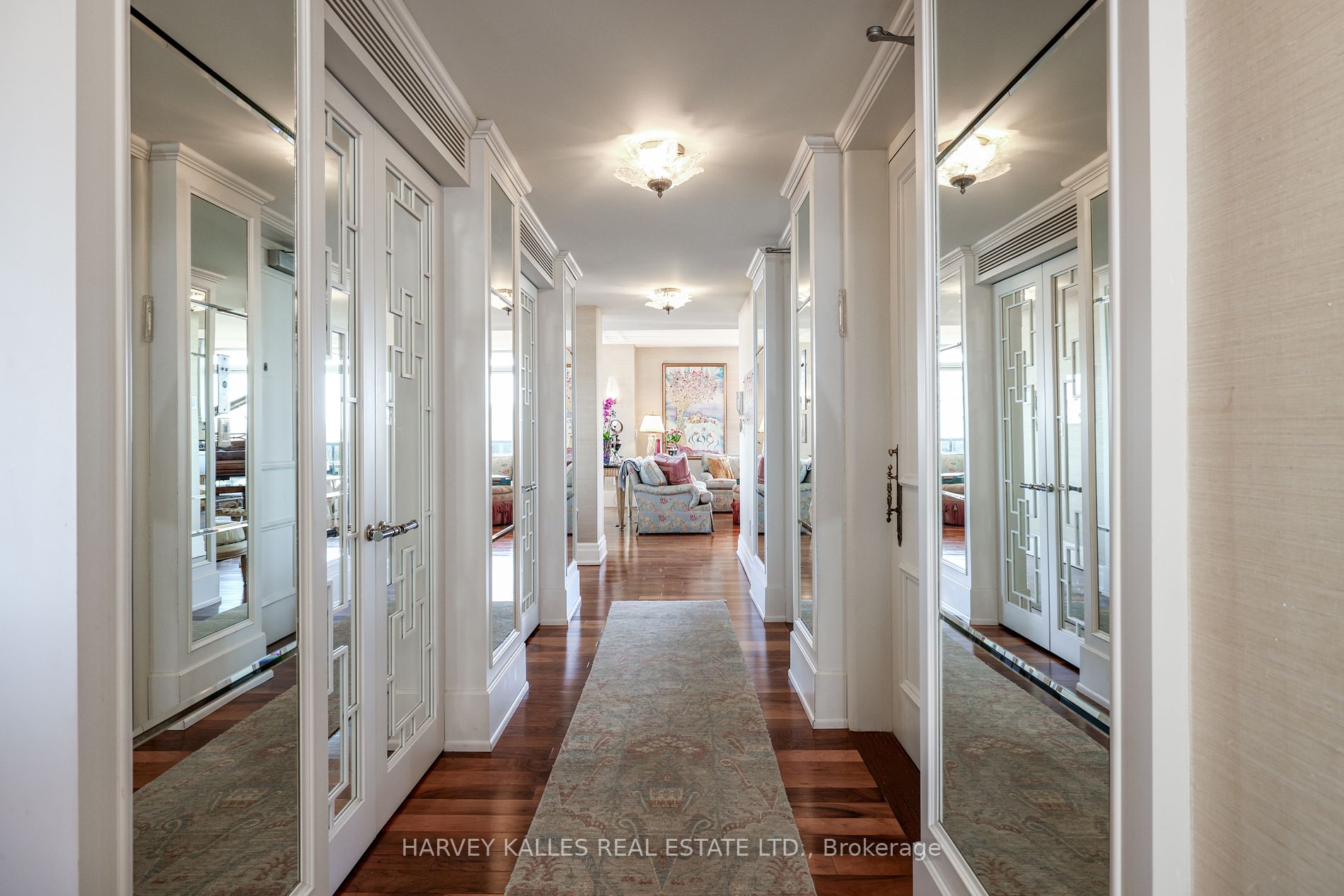 2600 Bathurst Street, #801