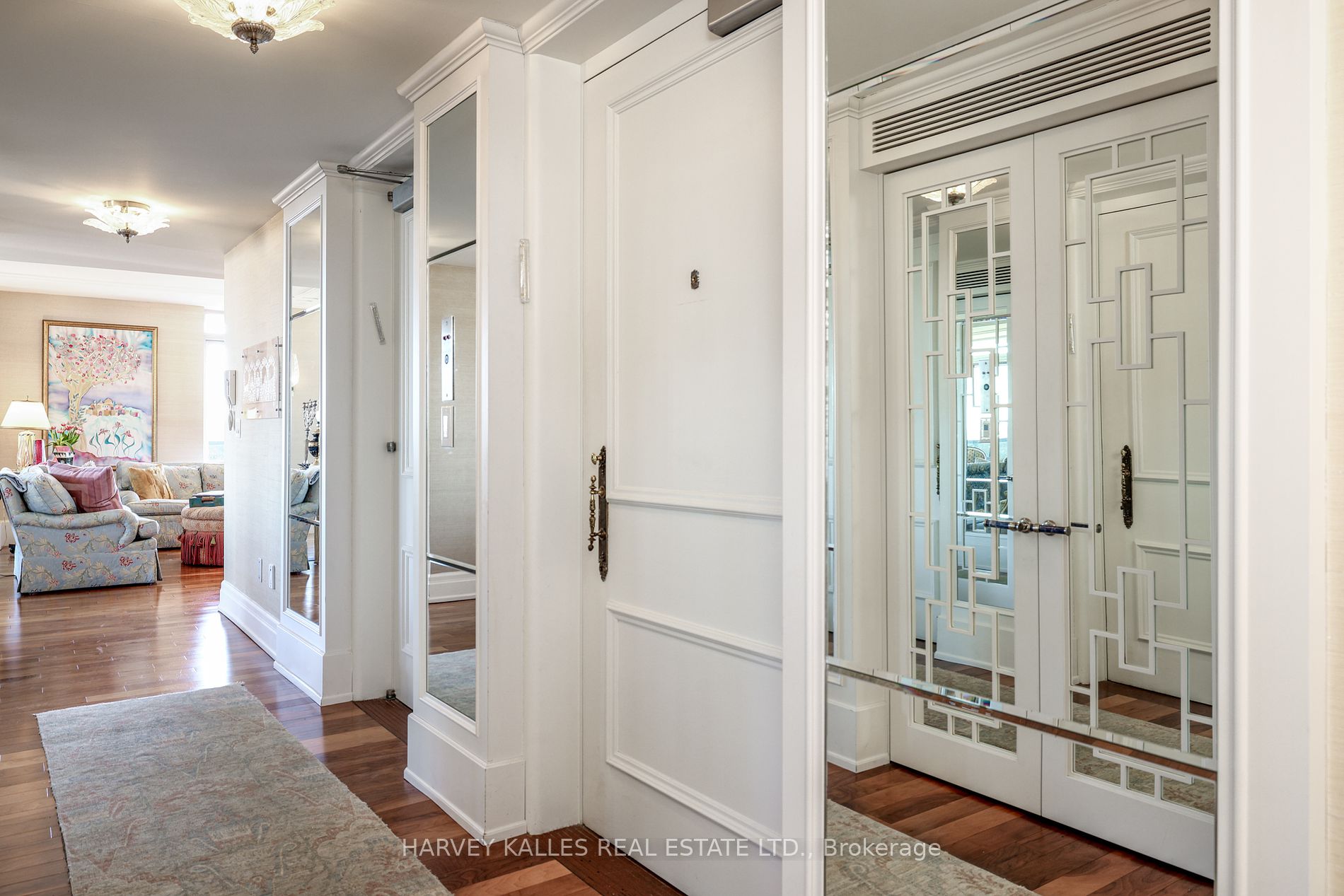 2600 Bathurst Street, #801