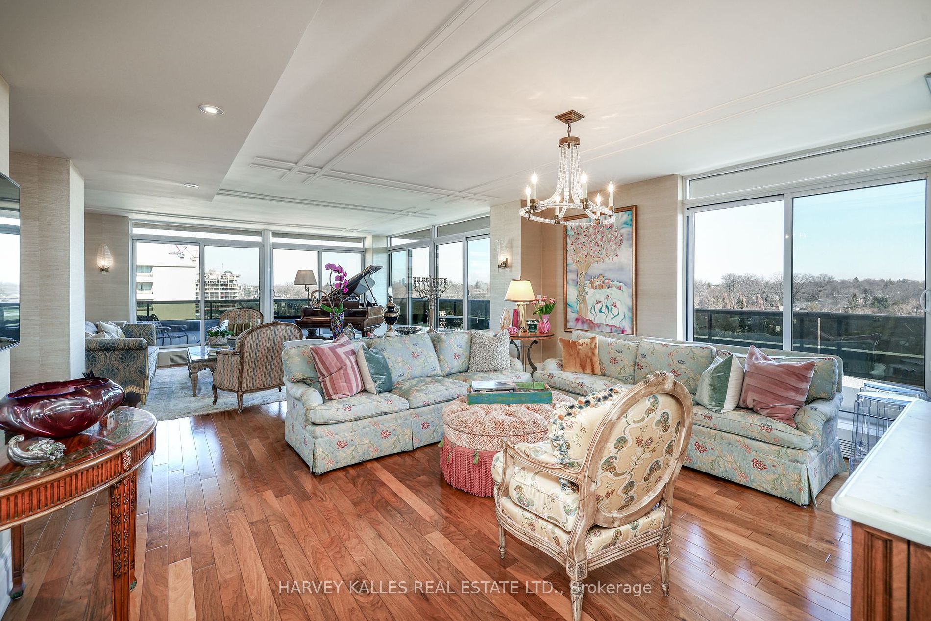 2600 Bathurst Street, #801