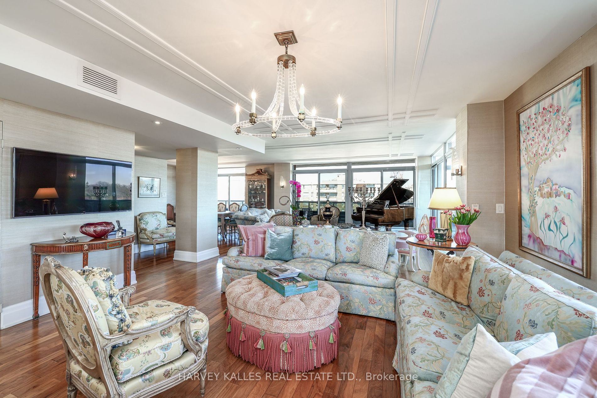 2600 Bathurst Street, #801