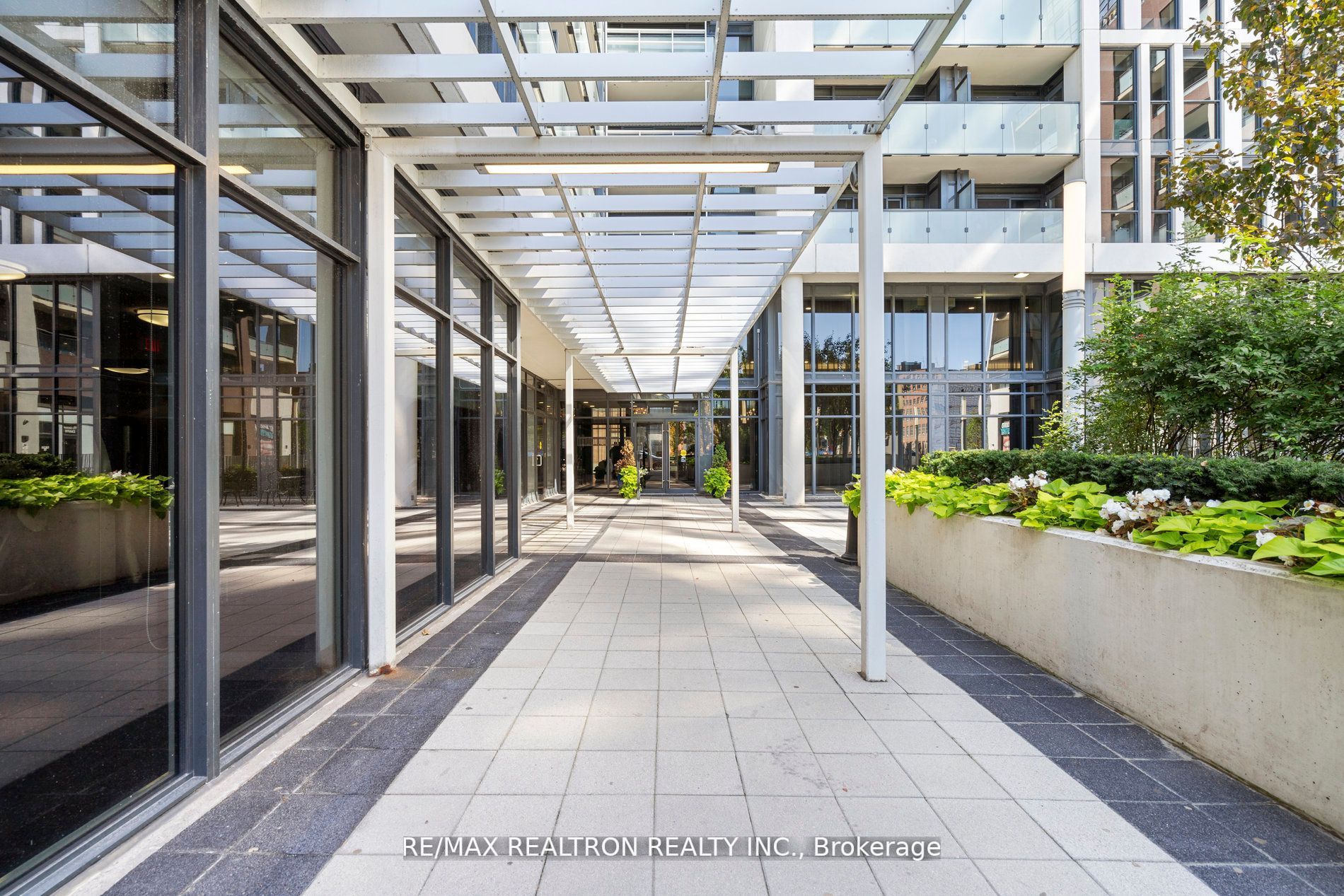 400 Adelaide St E, #306