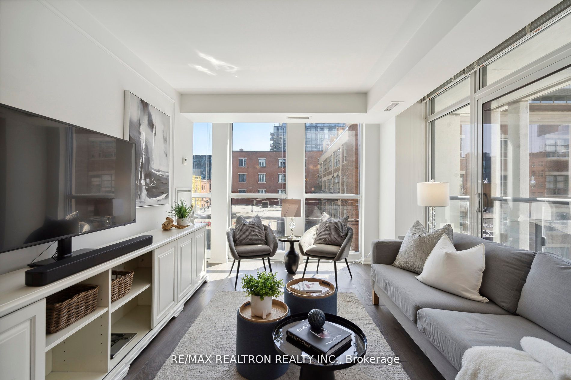 400 Adelaide St E, #306