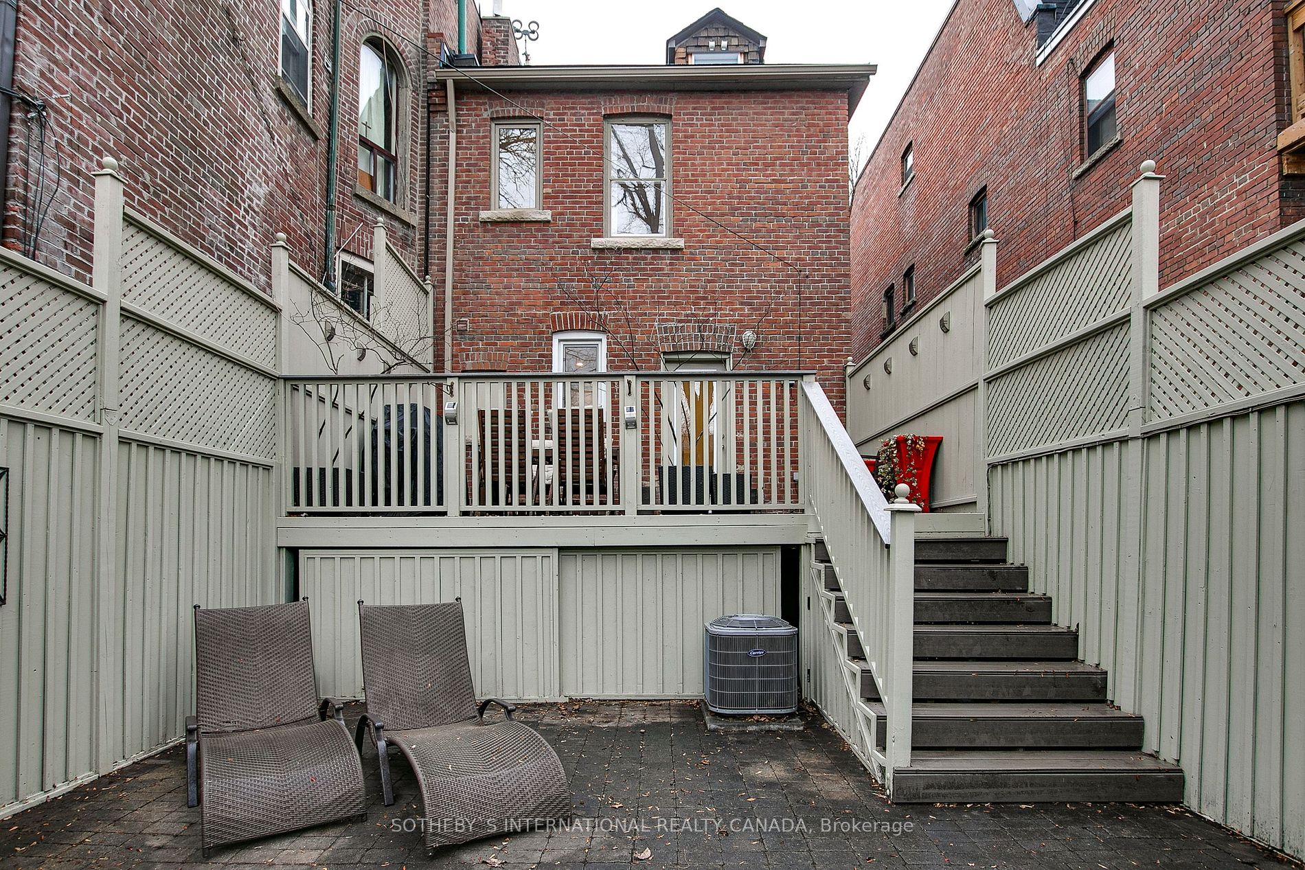35 Aberdeen Ave